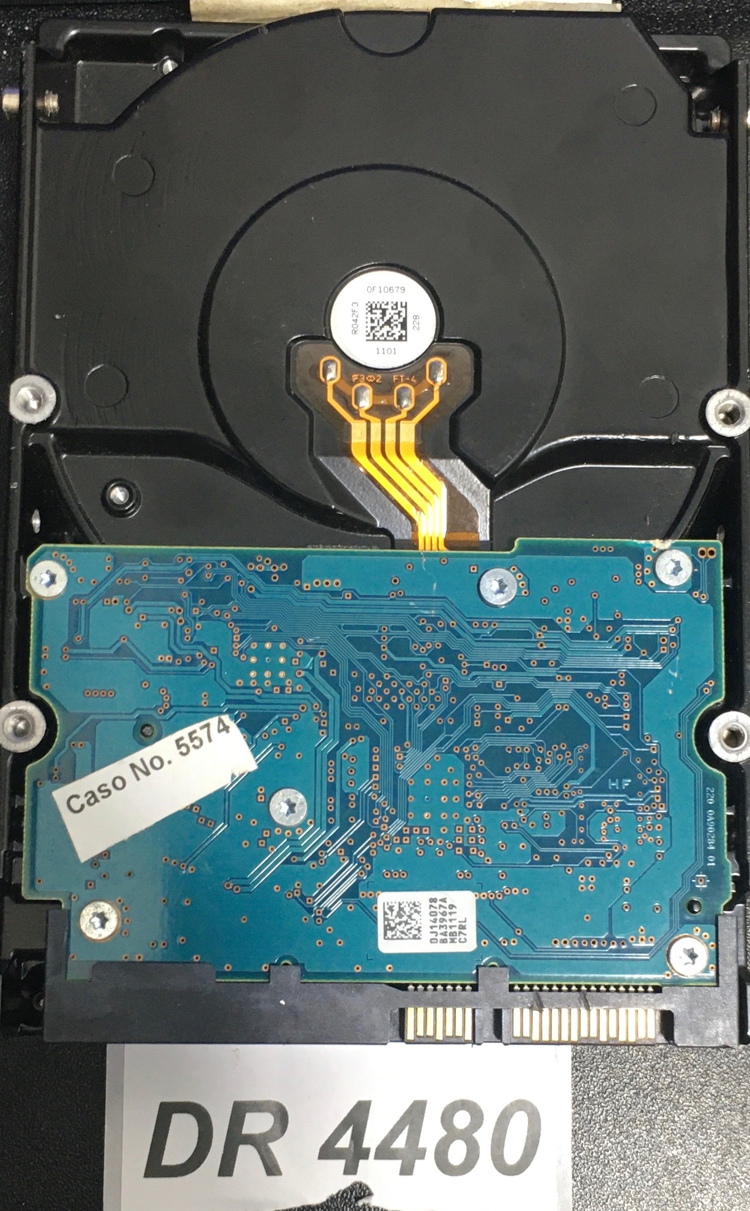 HDS723030ALA640 P/N:0F12450     Serial: YHGNJUDD  3000GB 3.5  PCB: 220 0A90284 01 REV A