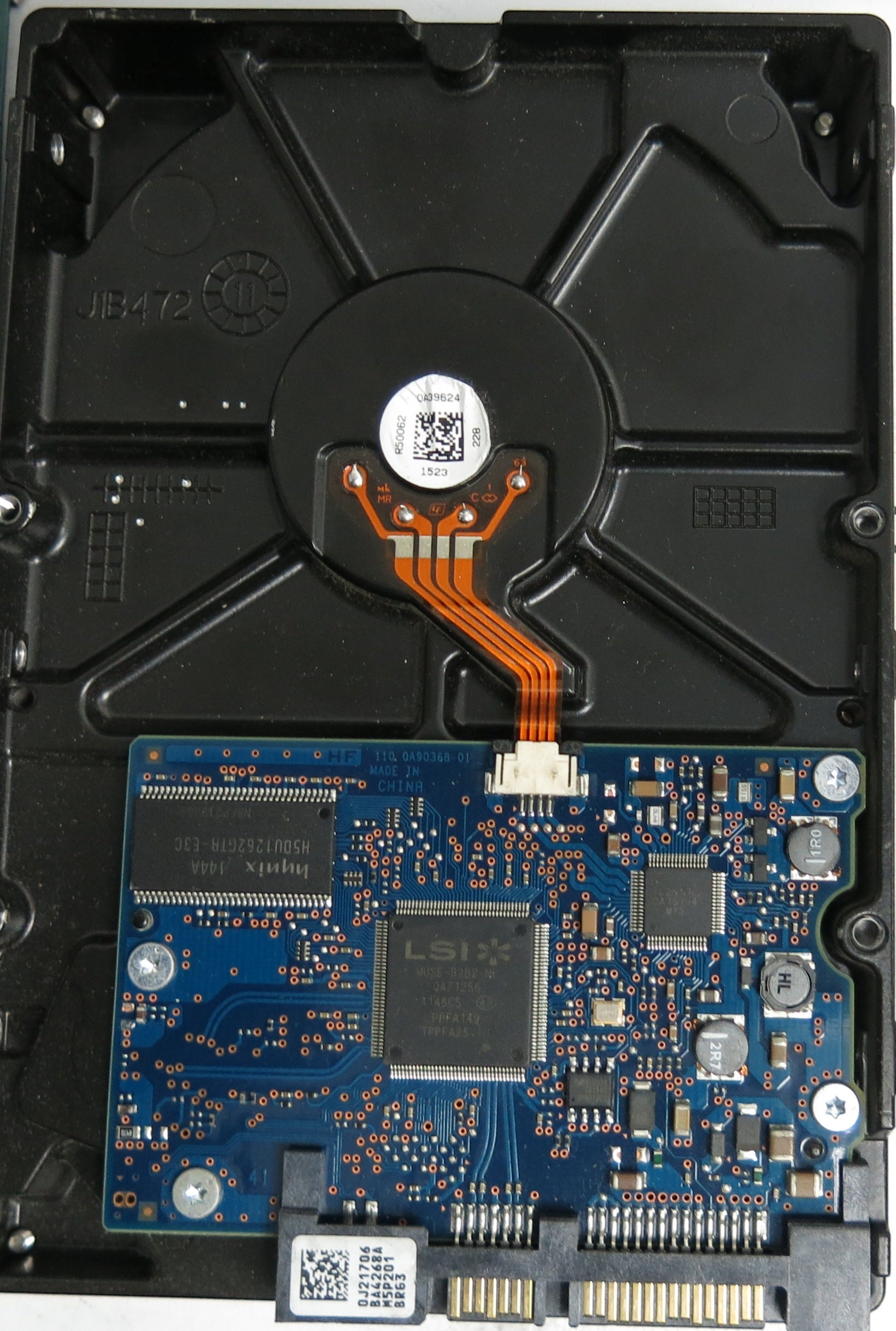 HDS721050CLA662, Serial Number: JP1572FN0X3BZK, P/N:647466-001, MLC: JPT41A, 500GB 3.5, PCB: 110 0A90368 01