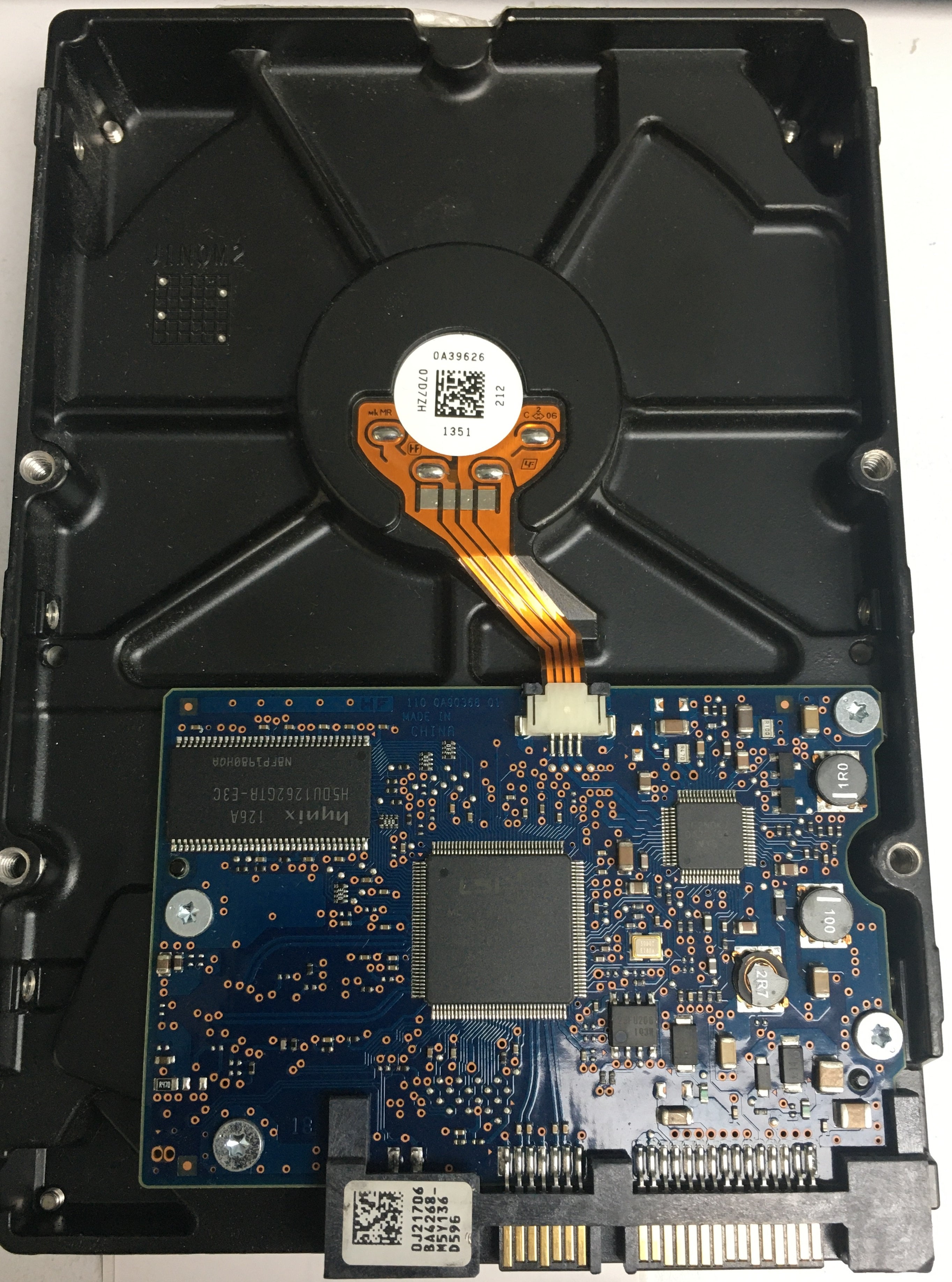 HDS721050CLA662, Serial Number: JP1572JE28LULK, P/N: 647466-001, MLC: JPT41A, 500GB 3.5, PCB: 110 0A90368 01
