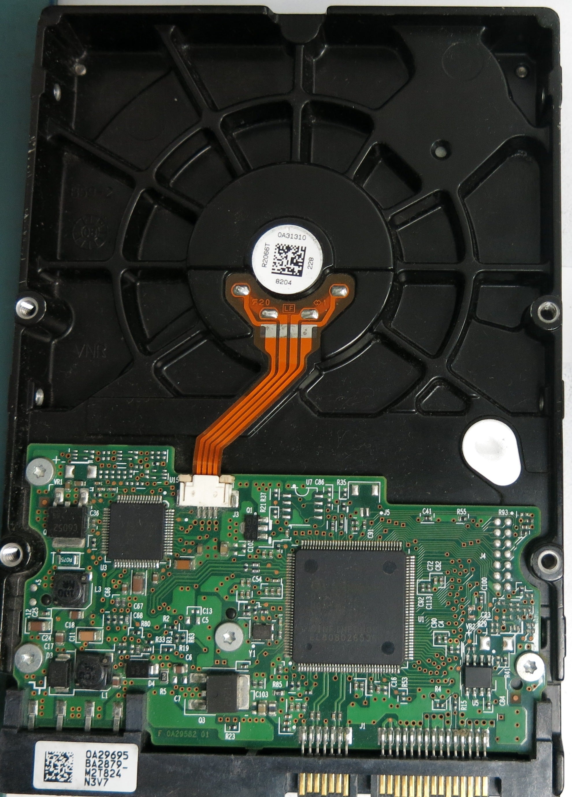 HDS721616PLA380, Serial Number: PVFC34ZHT2H8MB, P/N: 0A33451, MLC: BA2535, 160GB 3.5, PCB: F 0A29582 01
