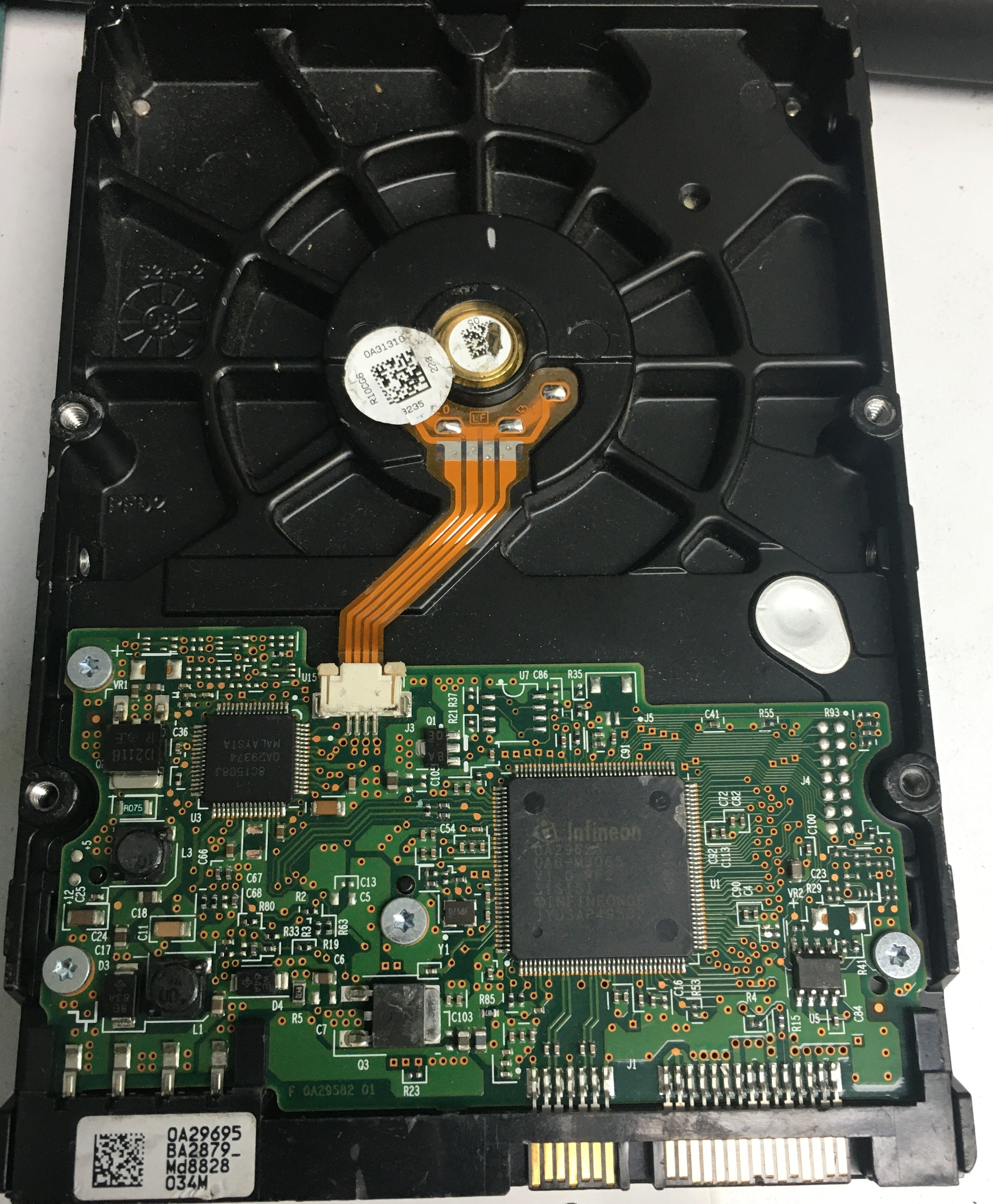 HDS721680PLA380, P/N:41R0030, MLC: BA2355, 80GB 3.5, PCB: F 0A29582 01