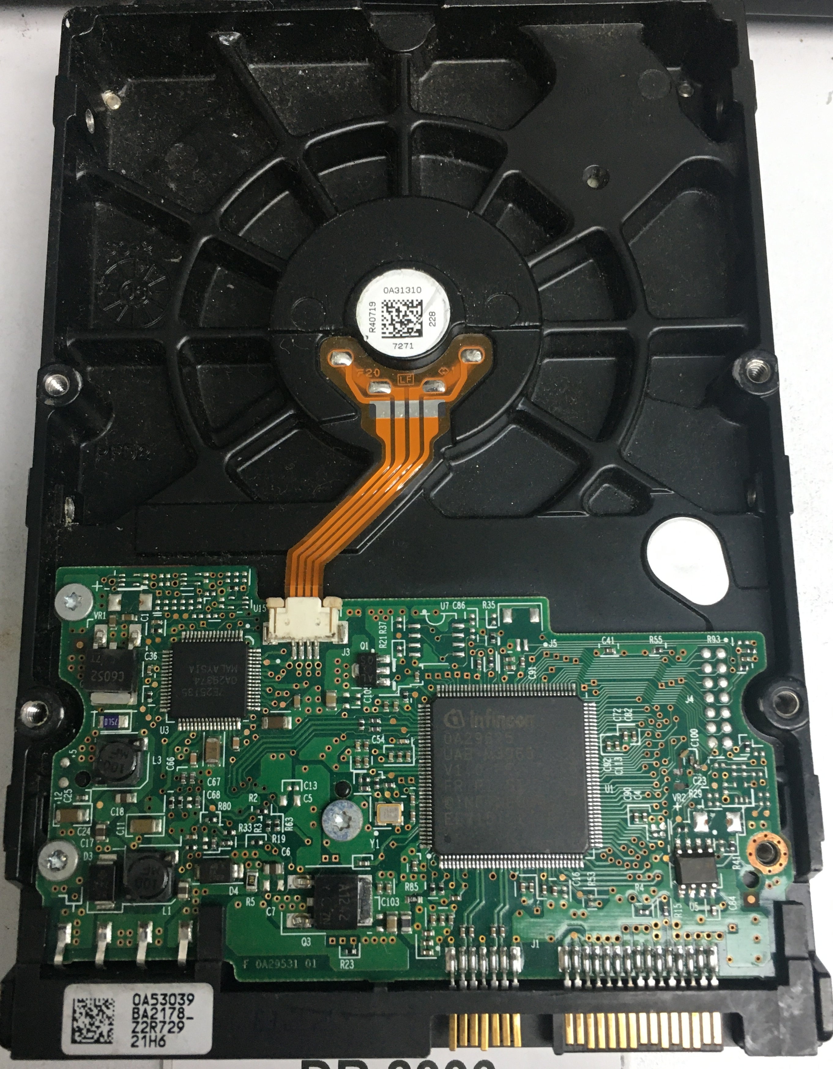 HDS721680PLA380, Serial Number: PVD101Z1UB1DK, P/N: 404024-001, MLC: BA2357, 80GB 3.5, PCB: F 0A29531 01