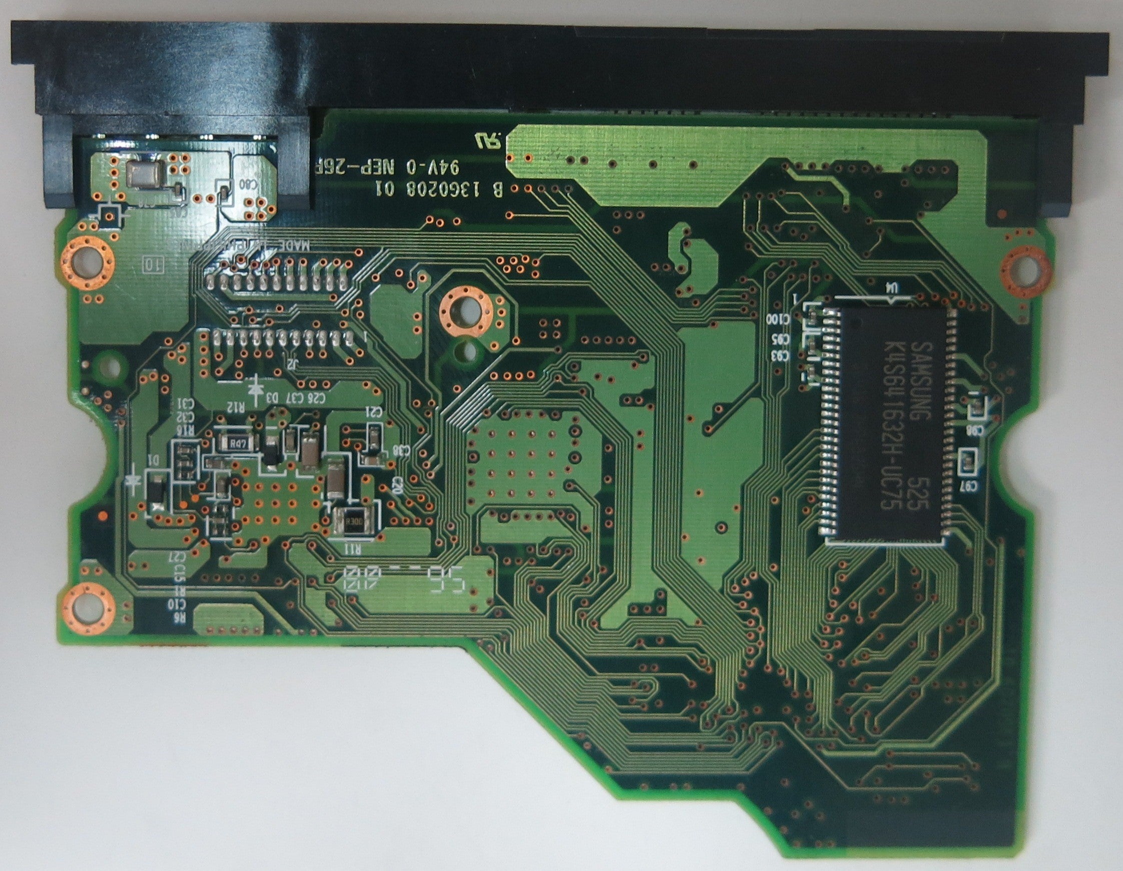 HDS722525VLSA80, MLC BA1513, F 13G0208 01  PCB