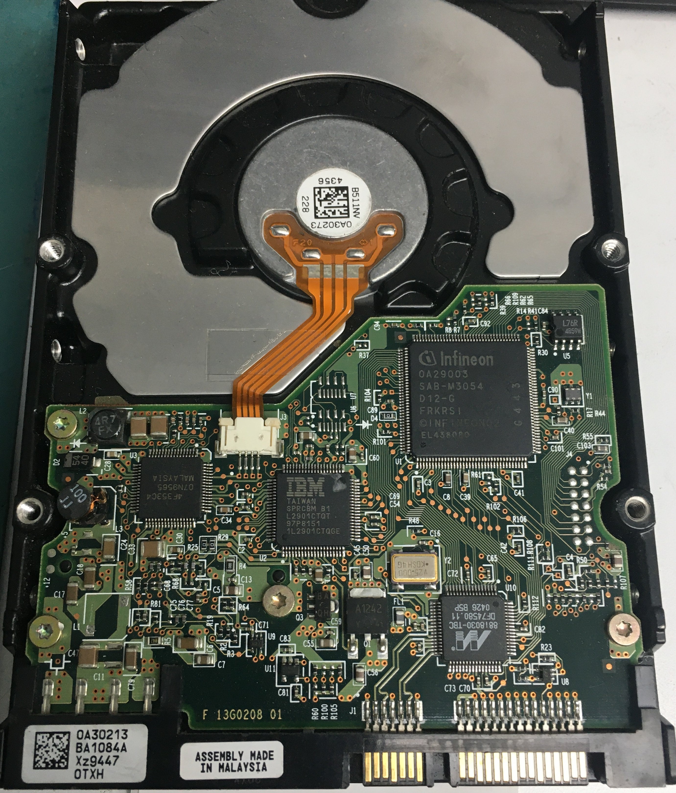 HDS722525VLSA80, Serial Number: CFDTWRKD, P/N: 13G0255, MLC: BA1254, PCB: F 13G0208 01  250GB