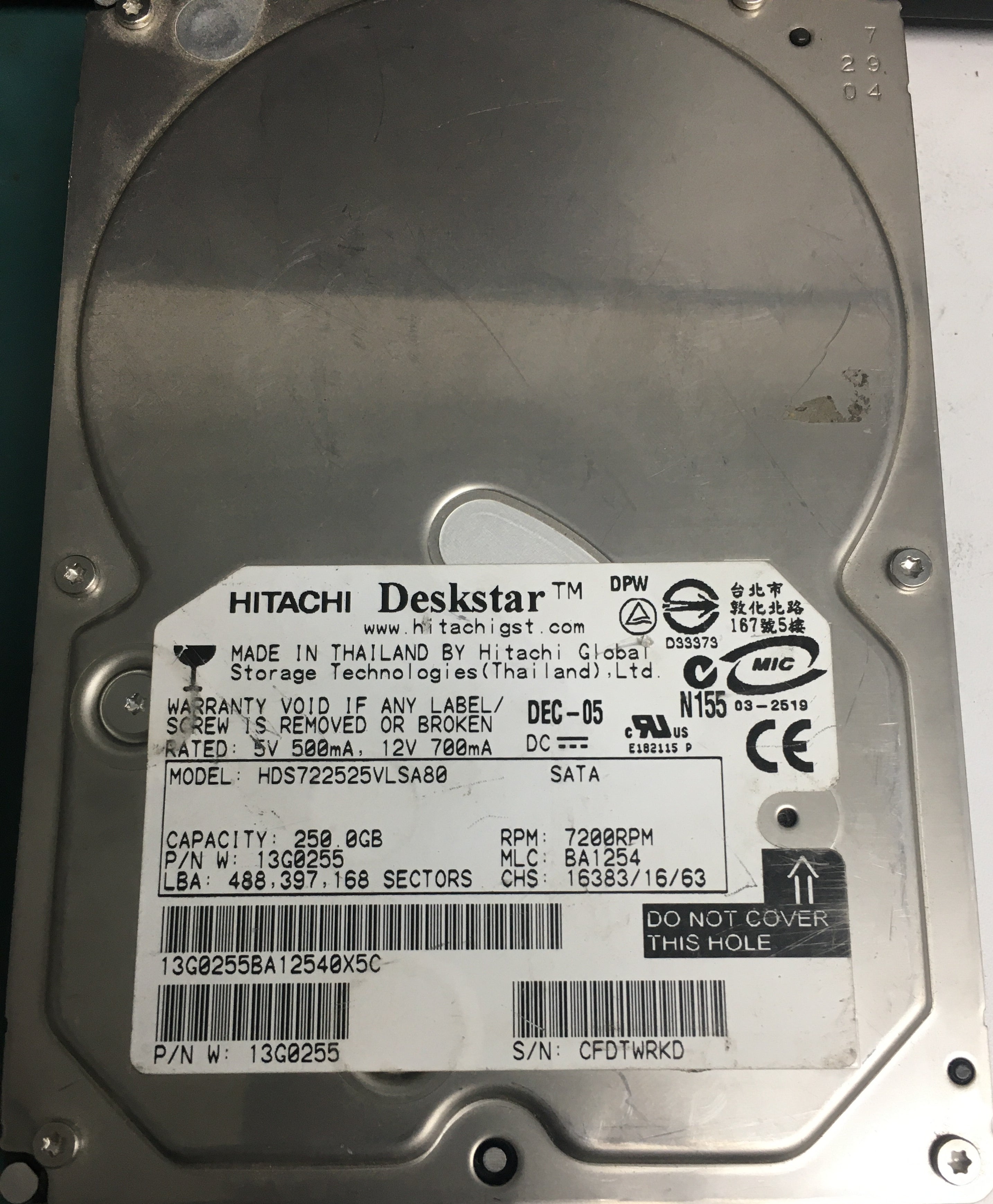 HDS722525VLSA80, Serial Number: CFDTWRKD, P/N: 13G0255, MLC: BA1254, PCB: F 13G0208 01  250GB