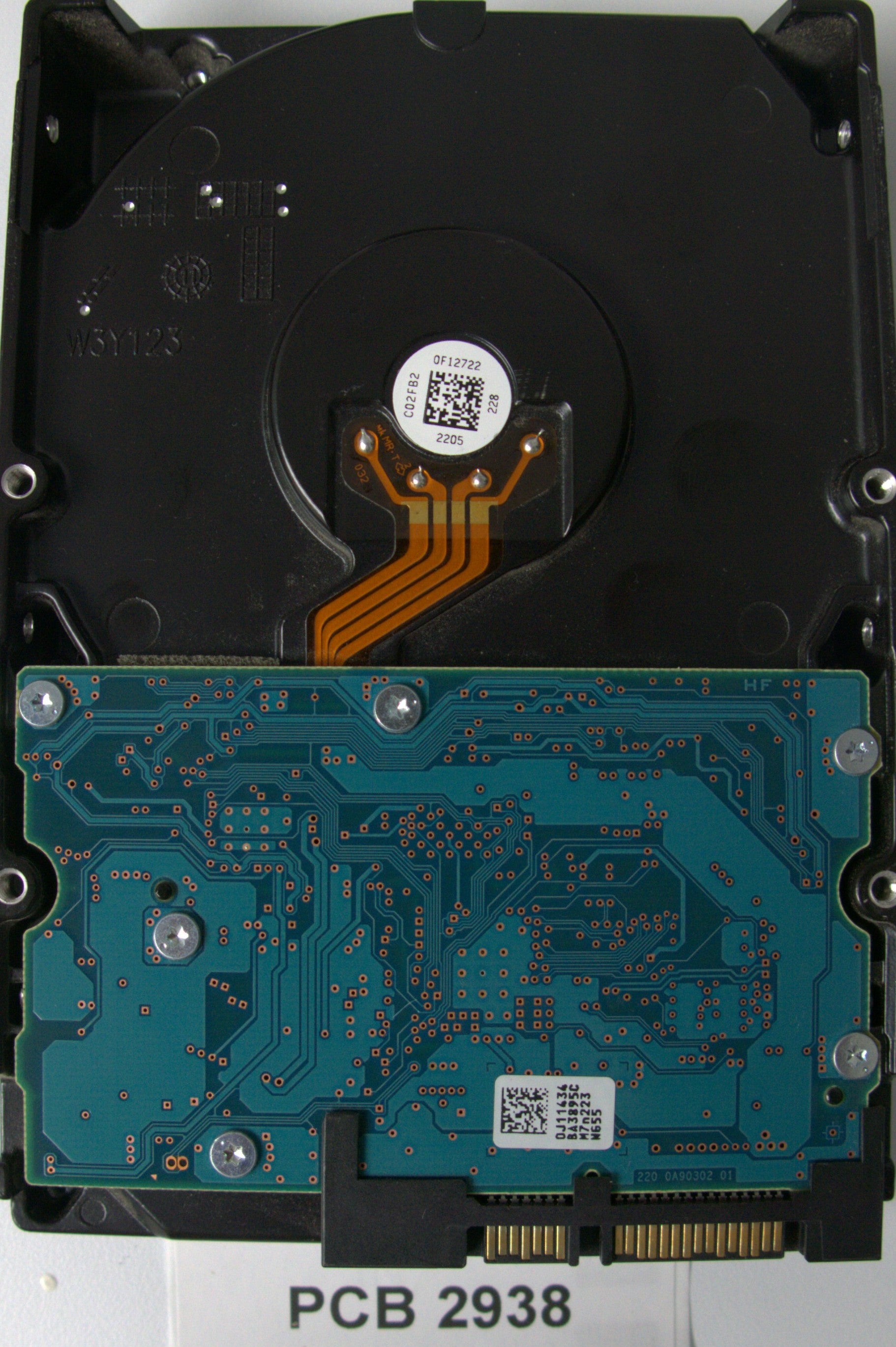 HDS723020BLA642, Serial Number: MN1240FA1213YD, P/N: 0F14390, MLC: MNR5Q0, PCB: 220 0A90302 01