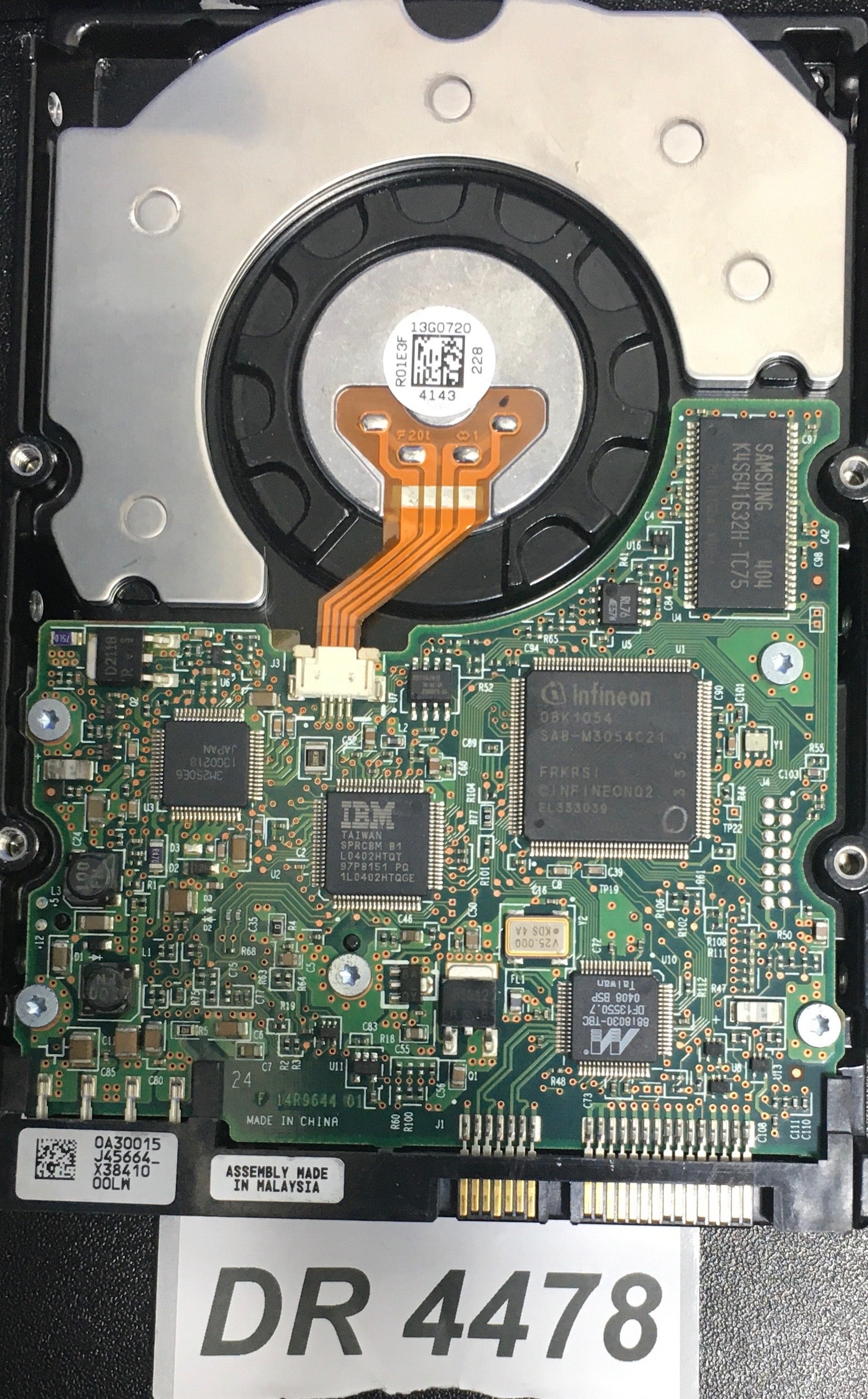 HDS724040KLSA80 P/N:  0A30229  Serial:RAG1R0XA   400GB 3.5  PCB: F14R9644 01 REV A