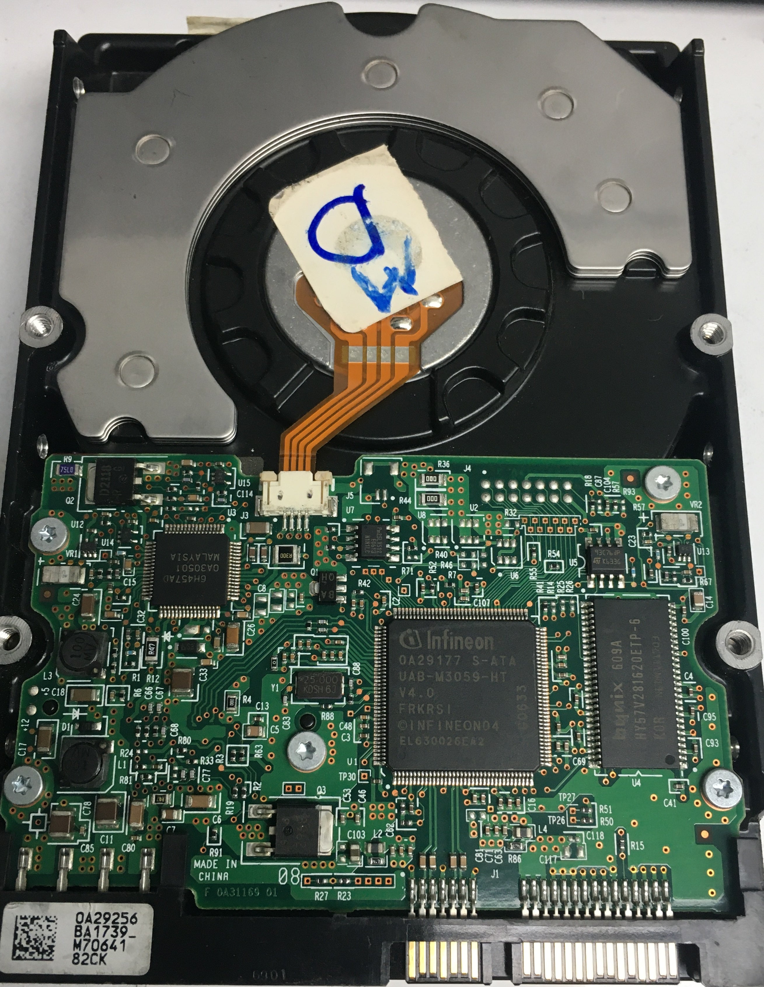HDS725050KLA360, Serial Number: ZAKH37SF, P/N: 118032497A03, MLC: BA1723, 500GB 3.5, PCB: F 0A31169 01