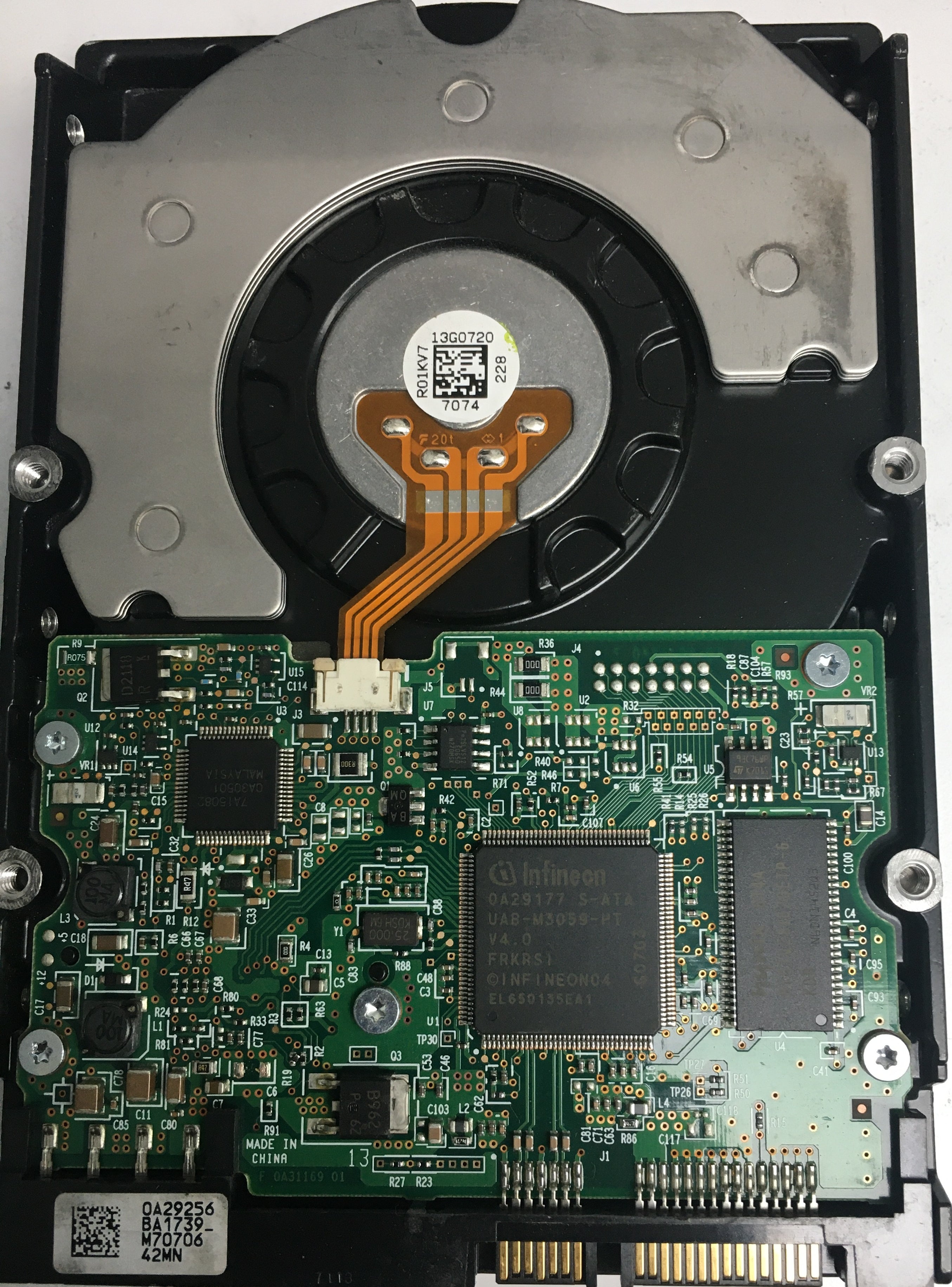 HDS725050KLA360, Serial Number: ZBG8PBH, P/N: 0A31004, MLC: BA1854, 500GB 3.5, PCB: F 0A31169 01