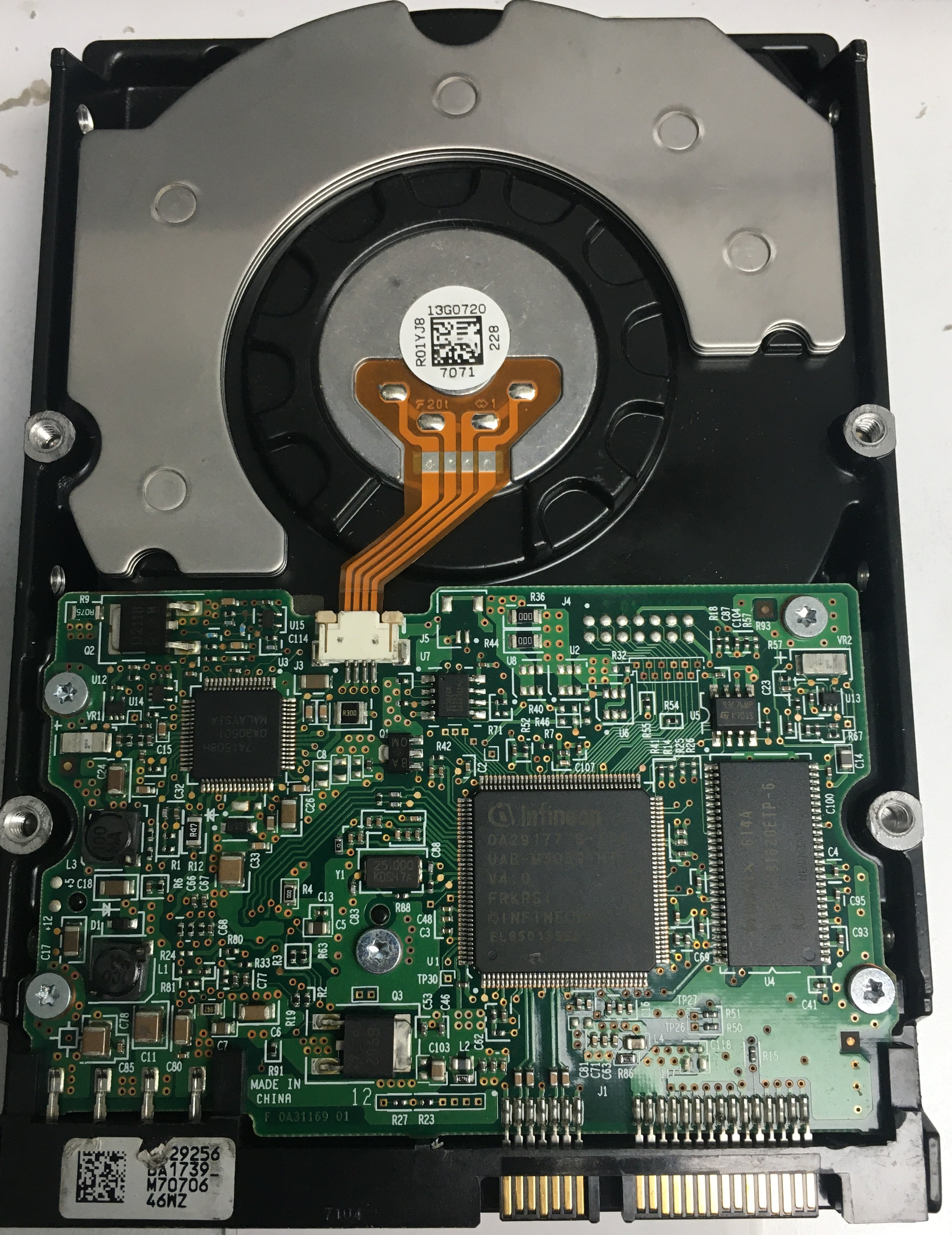HDS725050KLA360, Serial Number: ZBGLG09F, P/N: 0A31004, MLC: BA1854, 500GB 3.5, PCB: F 0A31169 01