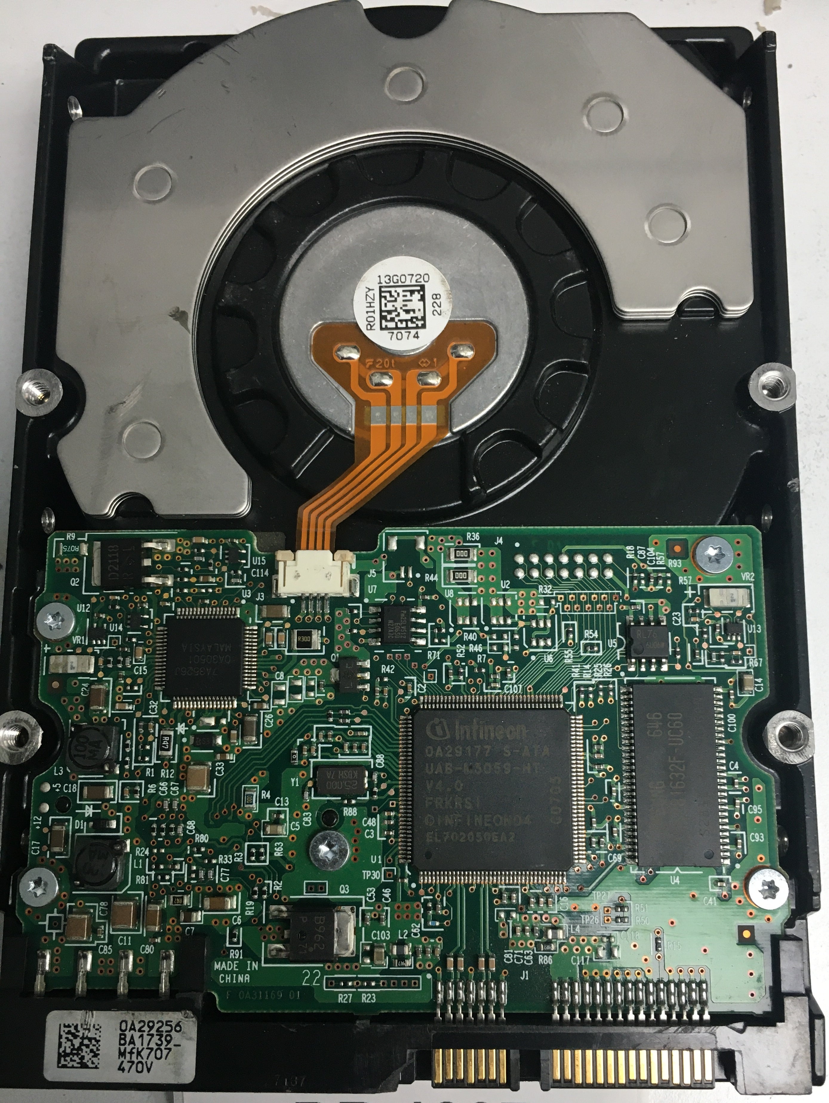 HDS725050KLA360, Serial Number: ZBGM5HXH, P/N: 0A31004, MLC: BA1854, 500GB 3.5, PCB: F 0A31169 01