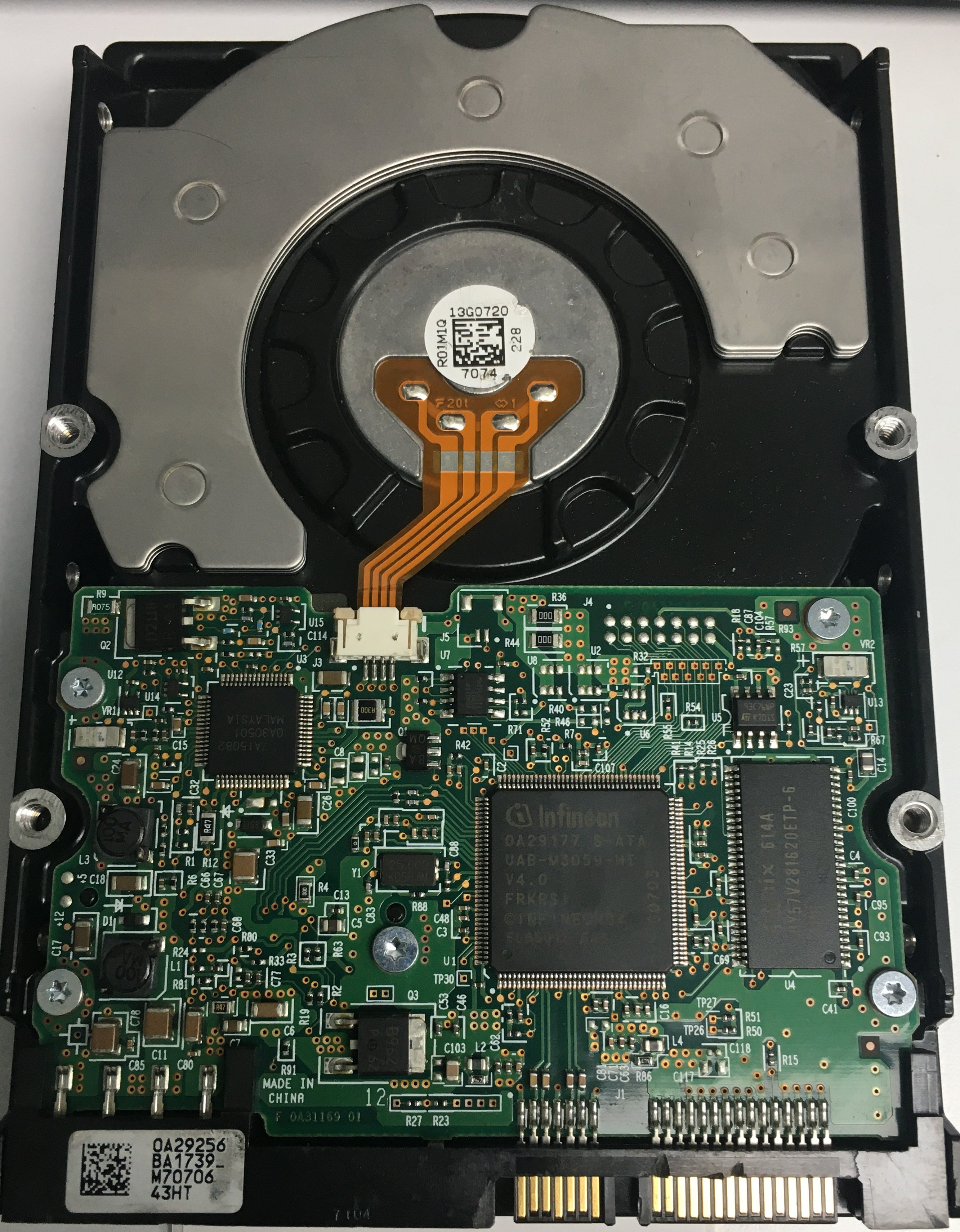 HDS725050KLA360, Serial Number: ZBGM8M8H, P/N: 0A31004, MLC: BA1854, 500GB 3.5, PCB: F 0A31169 01