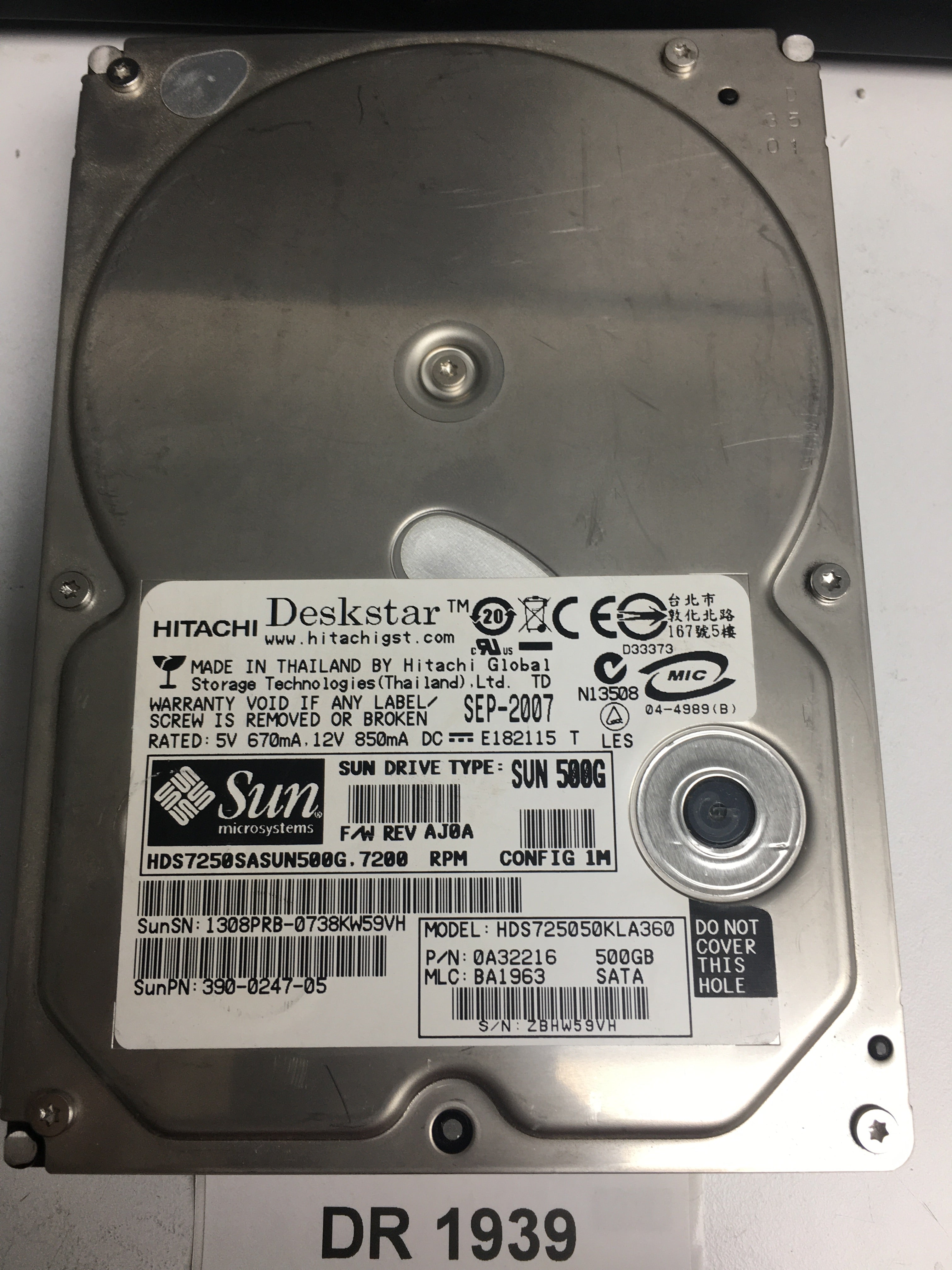 HDS7250SASUN500G, Serial Number: 390-0247-05, P/N: 0A32216, MLC: BA1963, 500GB 3.5, PCB:F 0A31169 01