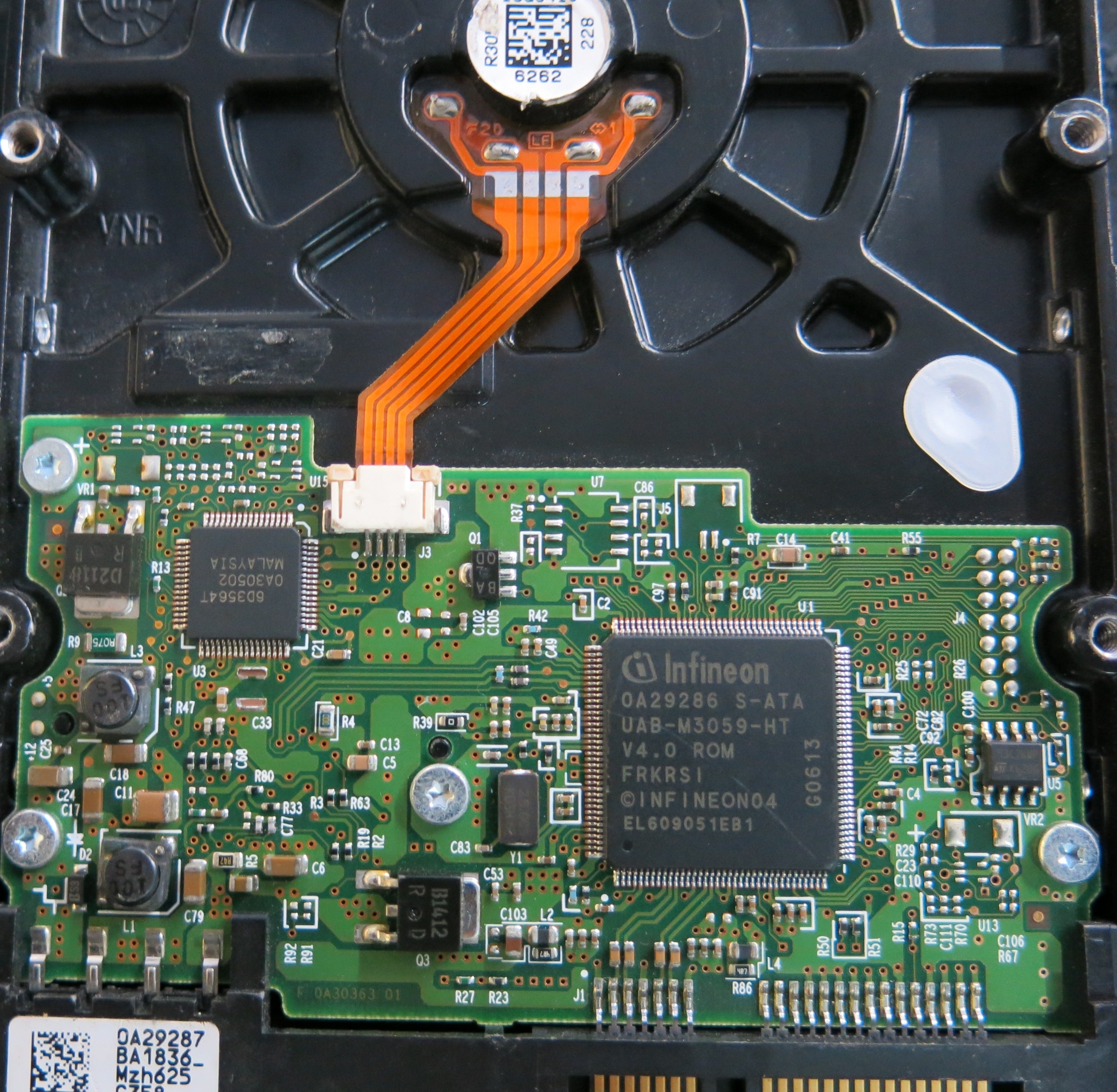 HDS728080PLA380,  P/N:0A31048,  MLC:BA1468,  FW:,  Serial:PFDBU0SYSV884X,  80GB 3.5,  PCB :F 0A30363 01- REV A