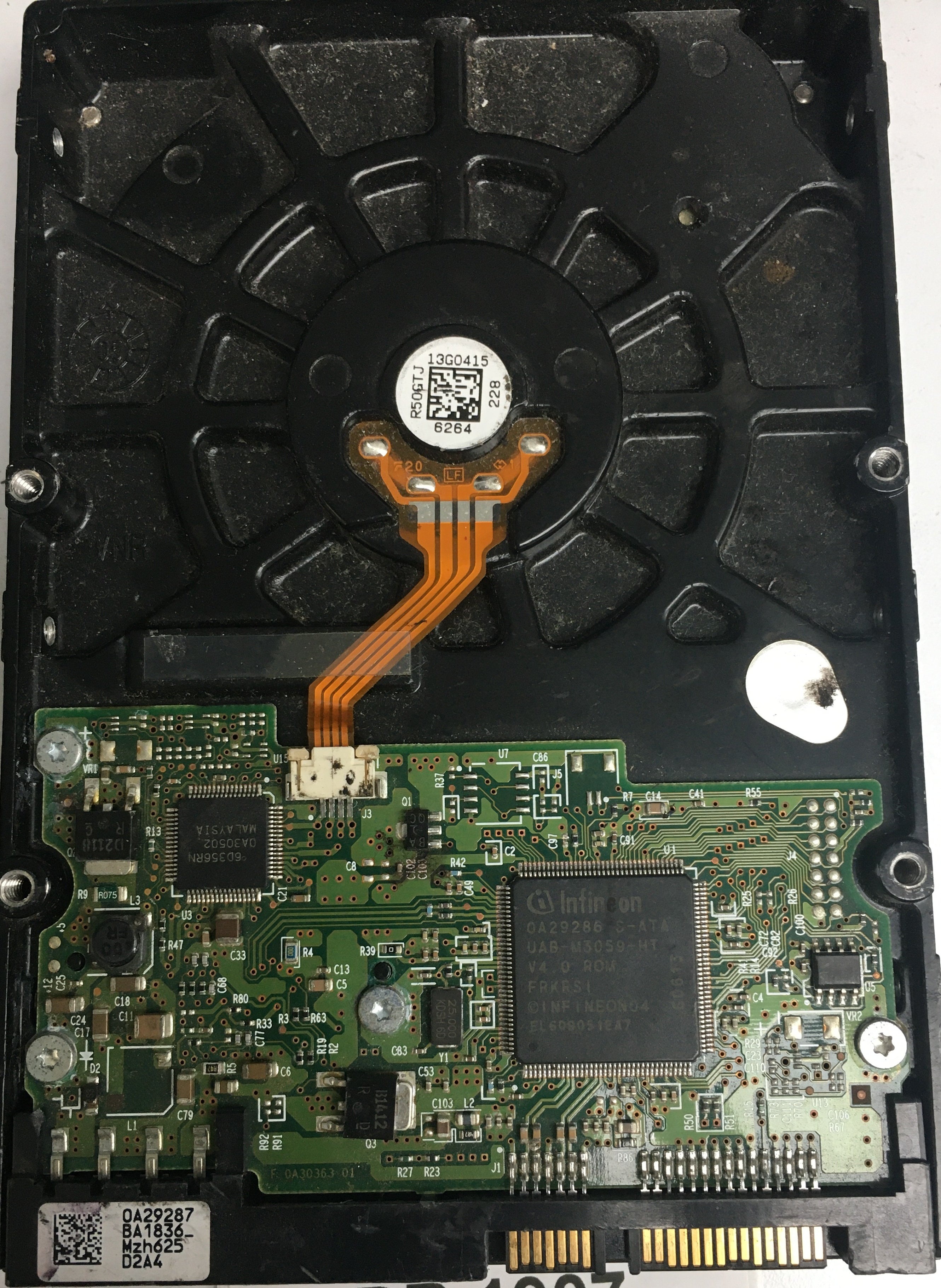 HDS728080PLA380, P/N: 40Y9028, MLC: BA1868, 80GB 3.5, PCB: F 0A30363 01