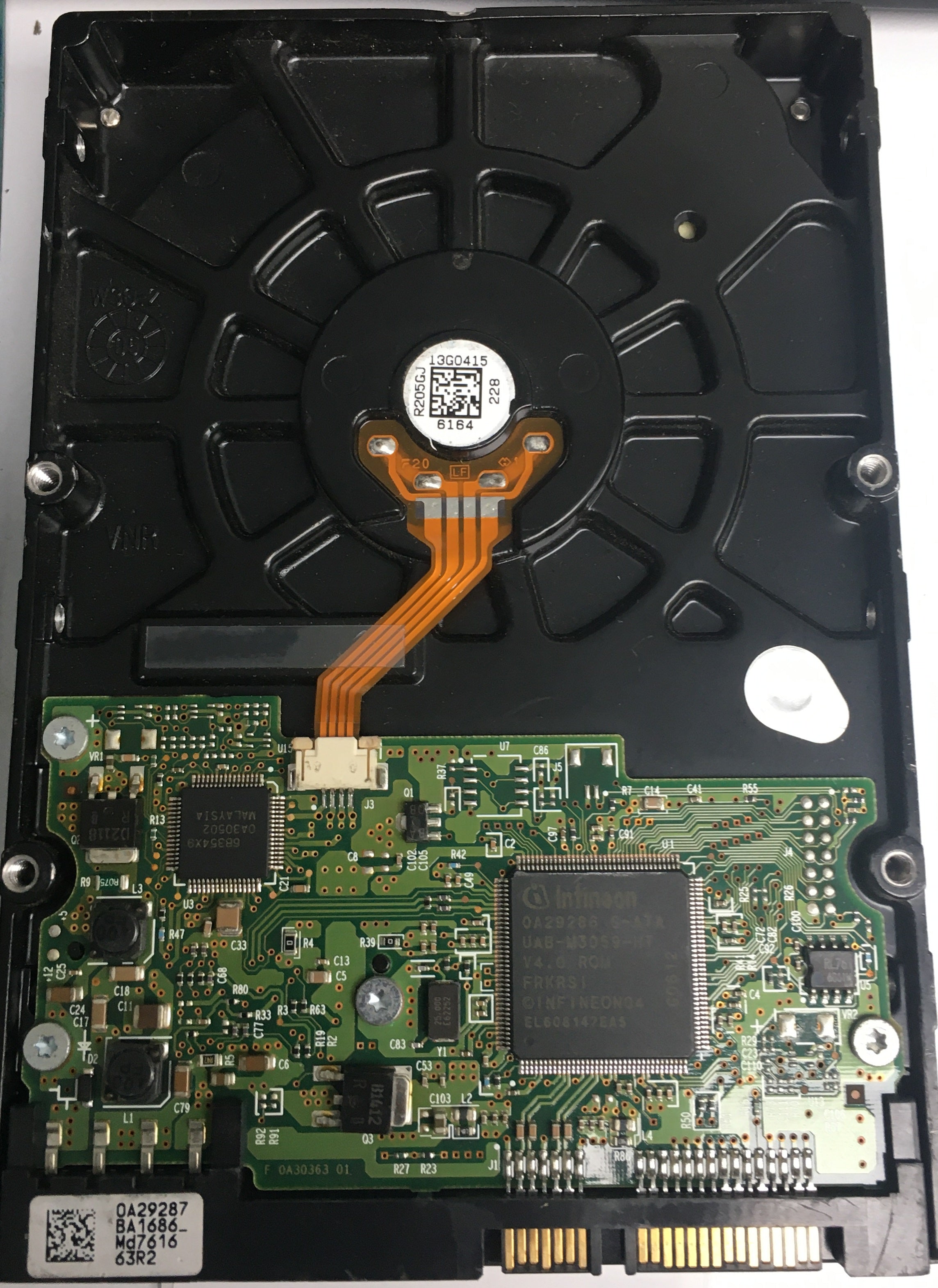 HDS728080PLA380, Serial Number: PFDBU0SXU9N33X, P/N: 0A31048, MLC: BA1468, 80GB 3.5, PCB: F 0A30363 01