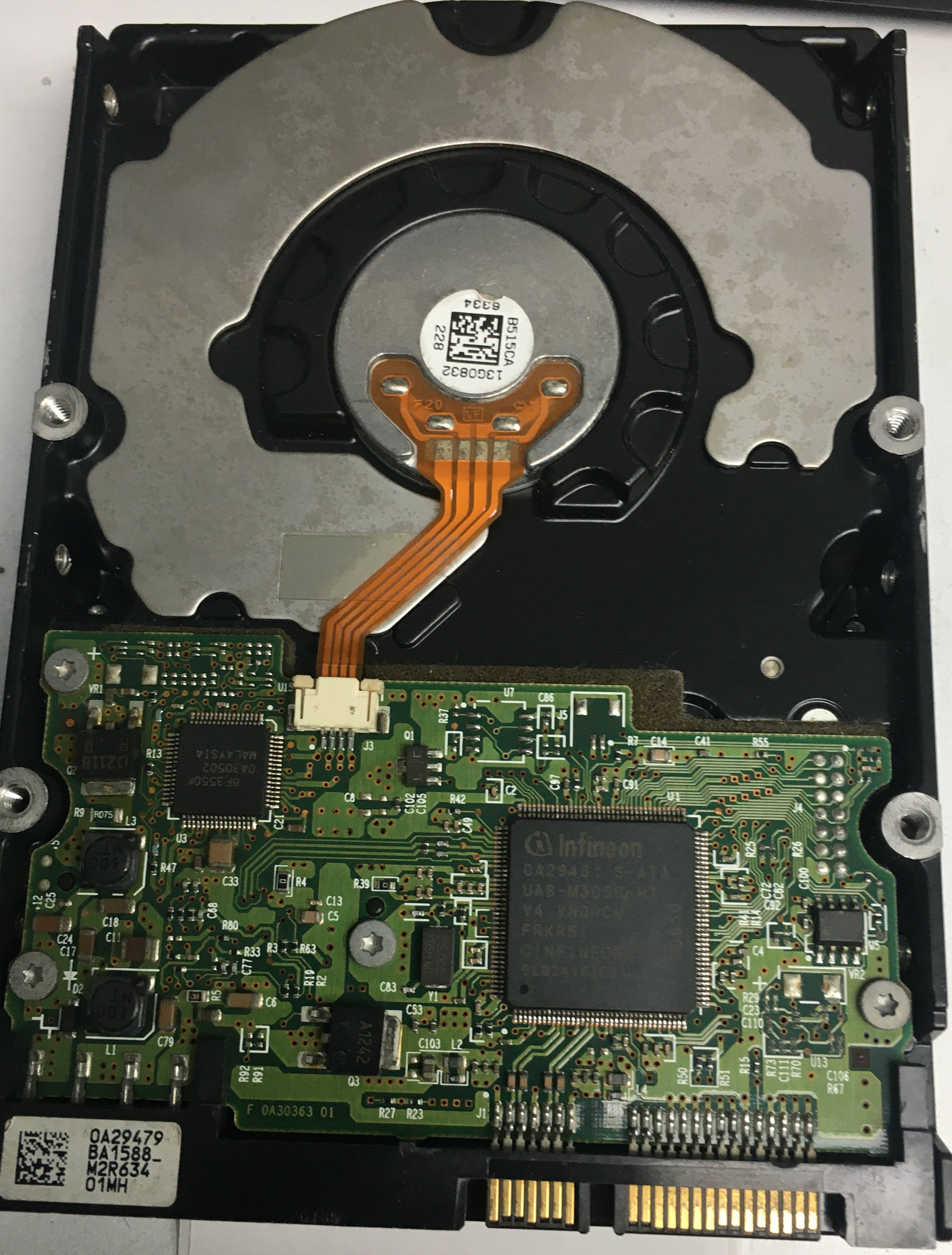 HDT722516DLA380, Serial Number: TEFAZZEL, P/N: 0A31637, MLC: BA1867, 164GB 3.5, PCB: F 0A30363 01