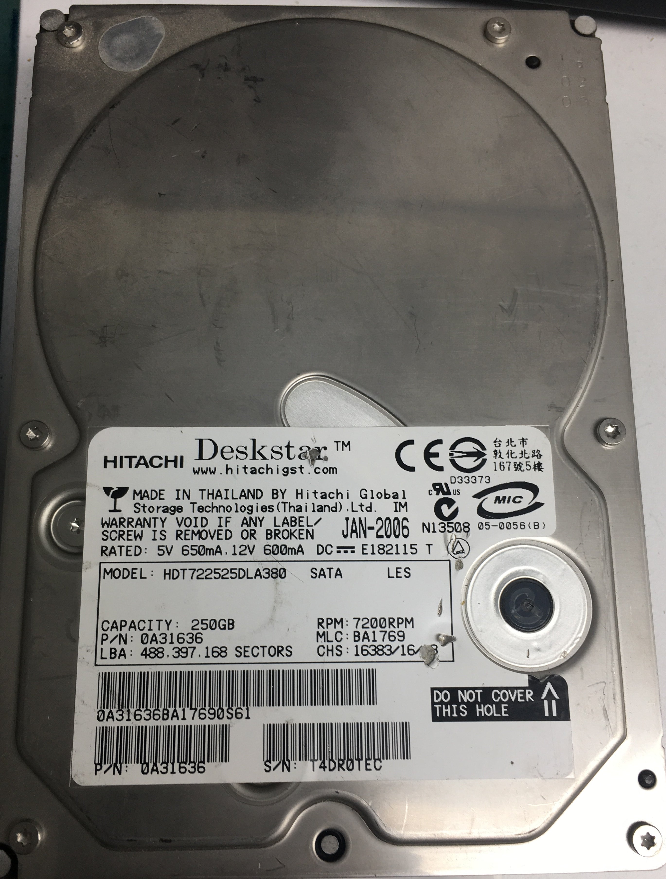 HDT722525DLA380, Serial Number: T4DR0TEC, P/N: 0A31636, MLC: BA1769, 250GB 3.5, PCB: F 0A30363 01