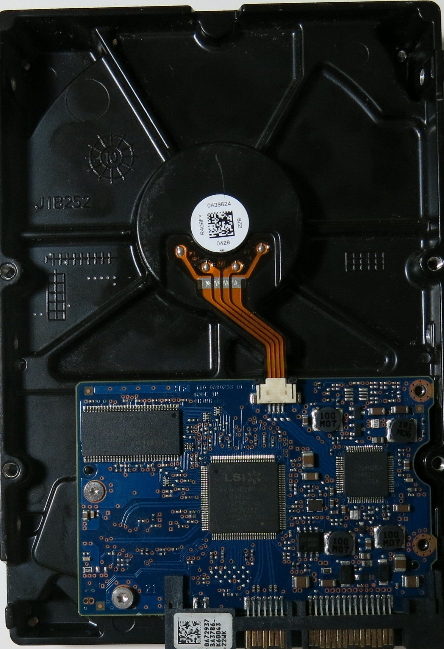 HDS721025CLA382,  P/N:588597-002,  MLC:JPT3GH,  Serial:JPA270H81JVH7L,  250GB 3.5 ,  PCB :110 0A90233 01- REV A