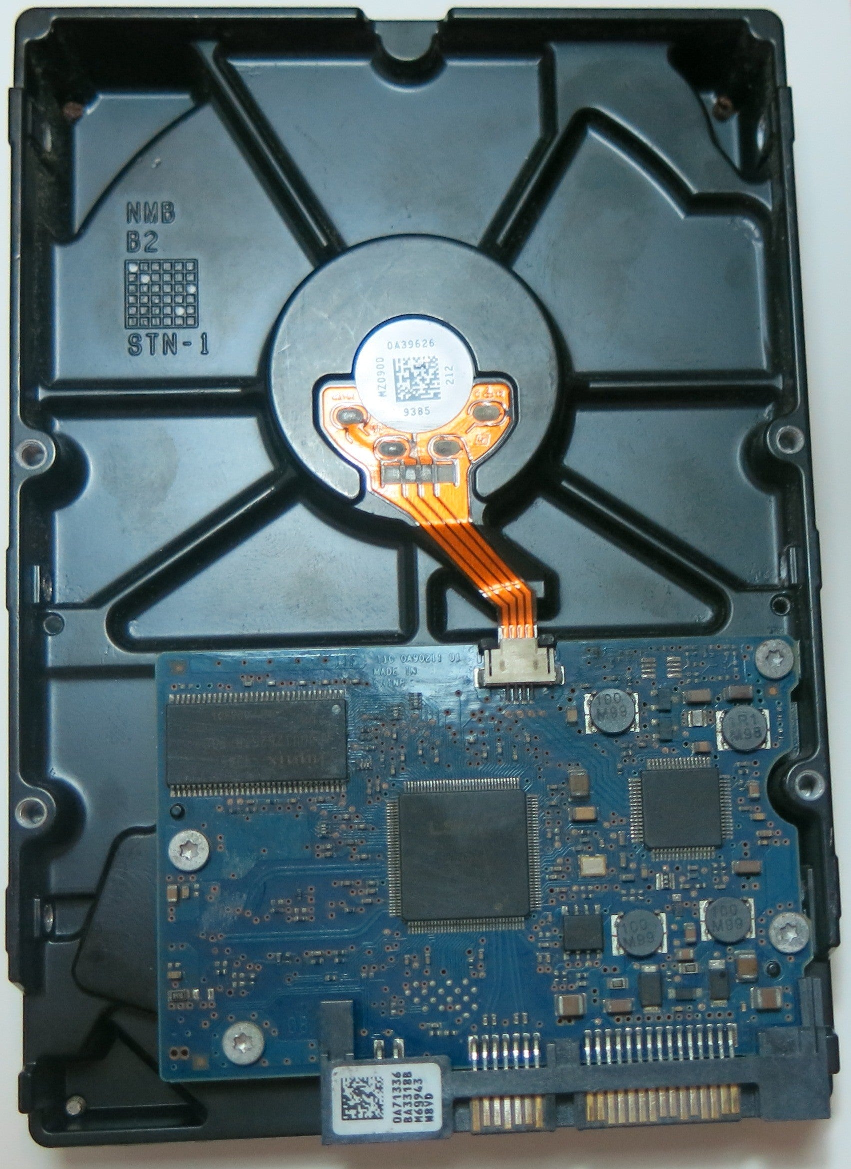 HDS721032CLA362 PCB: 110 0A90211 01 SERIAL NUMBER: HN0H3BBE PN 0A39264 FW 39C 320 GB