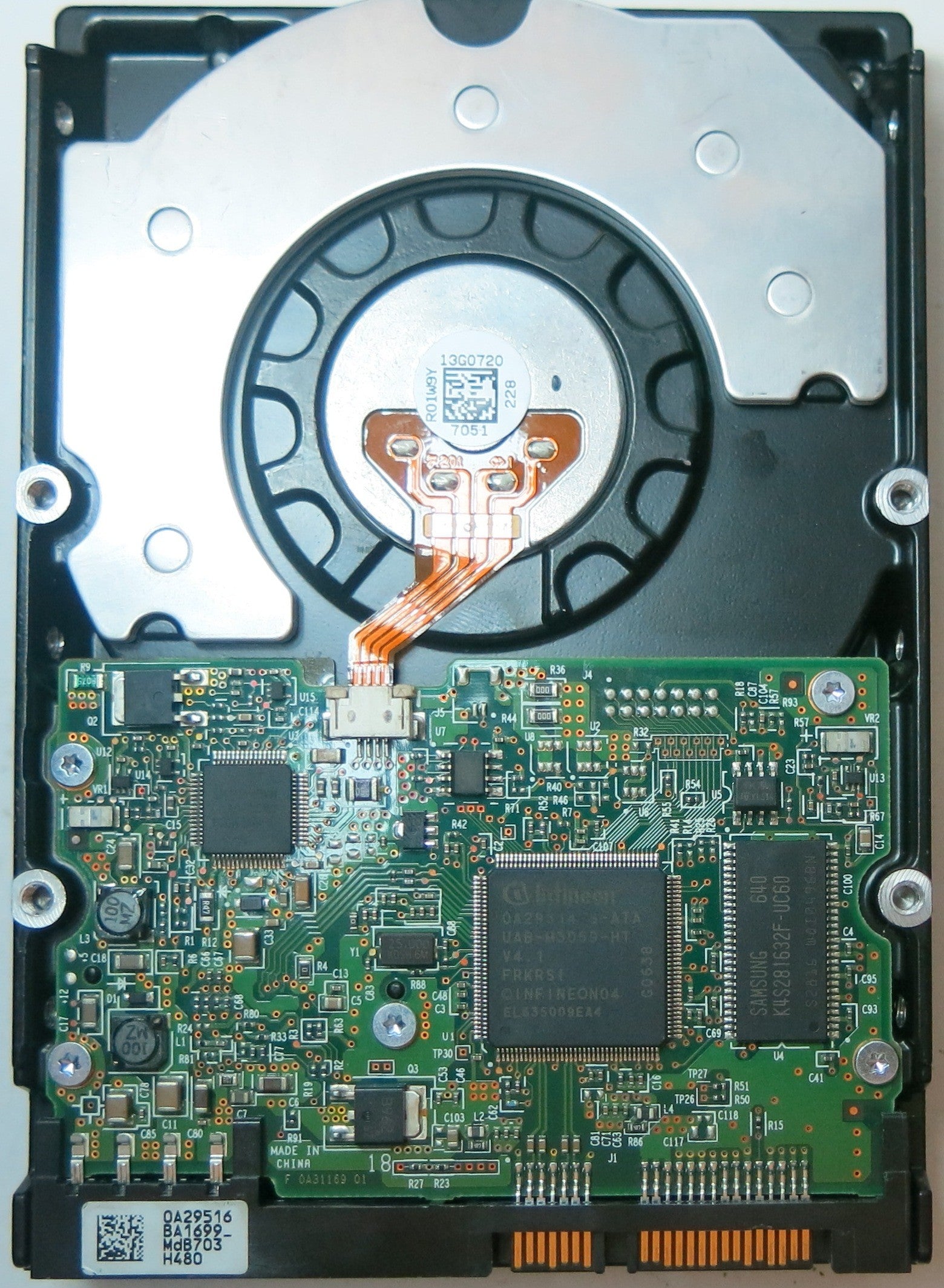 HDS725050KLA360 PCB: HDS725050KLA360 SERIAL NUMBER: HDS725050KLA360 PN 0A32904FW BA1723 500 GB