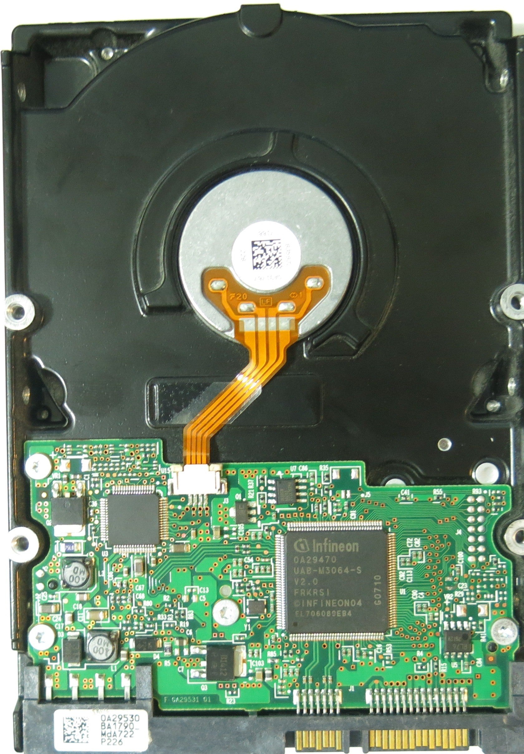 HDT725032VLA380,  Serial:VFJ200R23PX9PW,  320GB 3.5,  PCB:F 0A29531 01- REV A,  P/N:0A33663,  MLC:BA2364