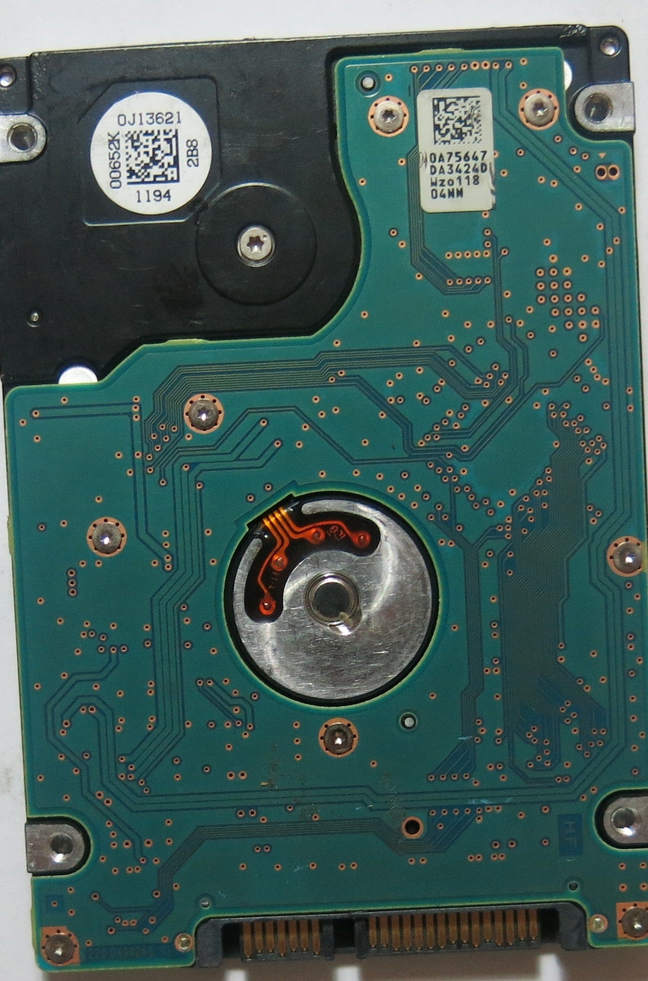 HTS543232A7A384, PCB: 220 0A90269 01, SERIAL: 110519E2034243K47KWJ, FW: DA3734, PN 0A79636,