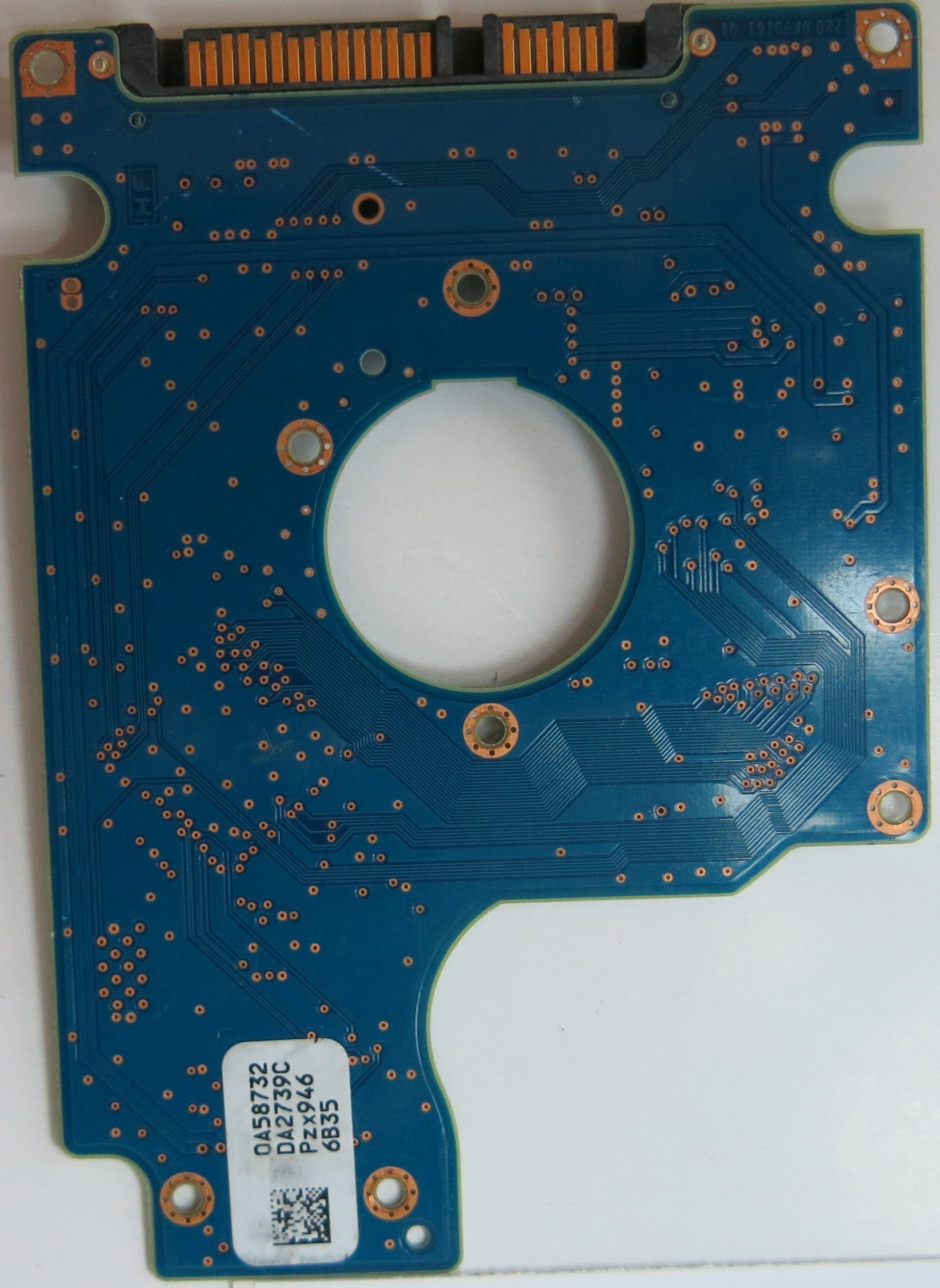 HITACHI HTS545025B9A300, PN 0A74422, MLC, 220 0A90161 01 PCB