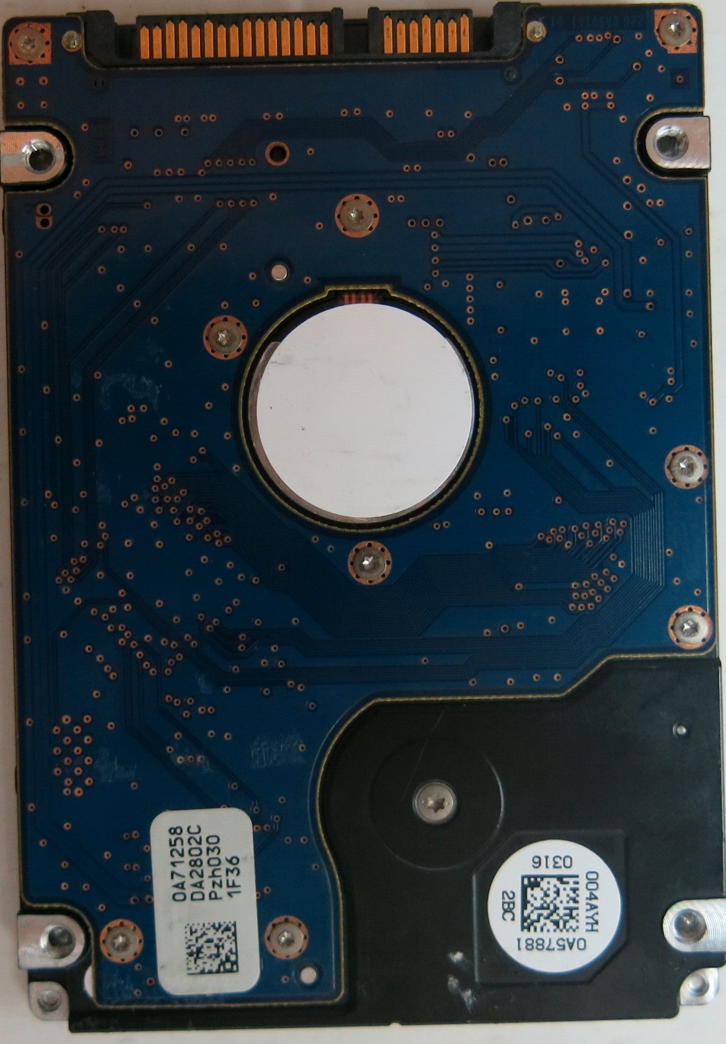 HTS545025B9A300, PN: 0A78262, MLC: DA3331, 250GB, PCB: 220 0A90161 01, SERIAL NUMBER: 100806PBN2013SFL95XT,