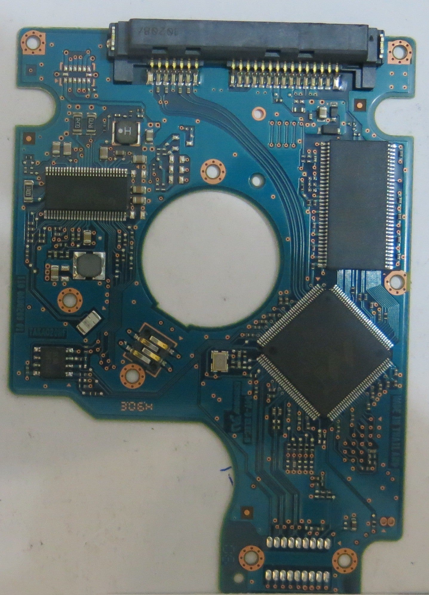 HITACHI HTS723232A7A364 MLC DA3735 220 0A90269 01 PCB
