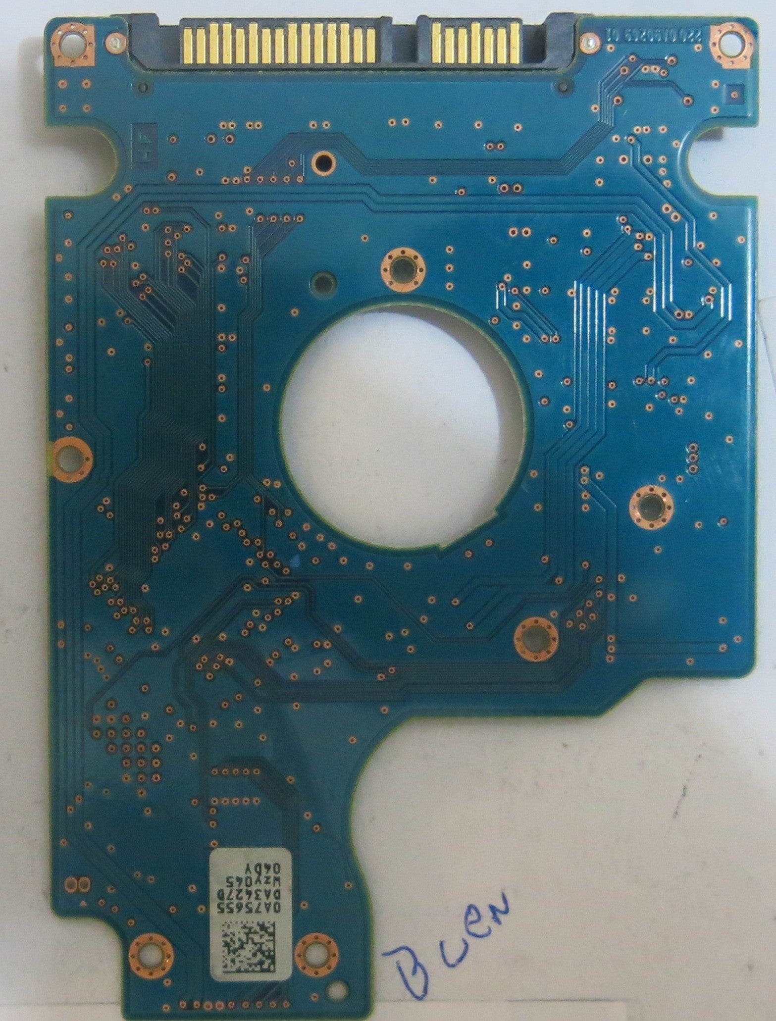HITACHI HTS723232A7A364 MLC DA3735 220 0A90269 01 PCB