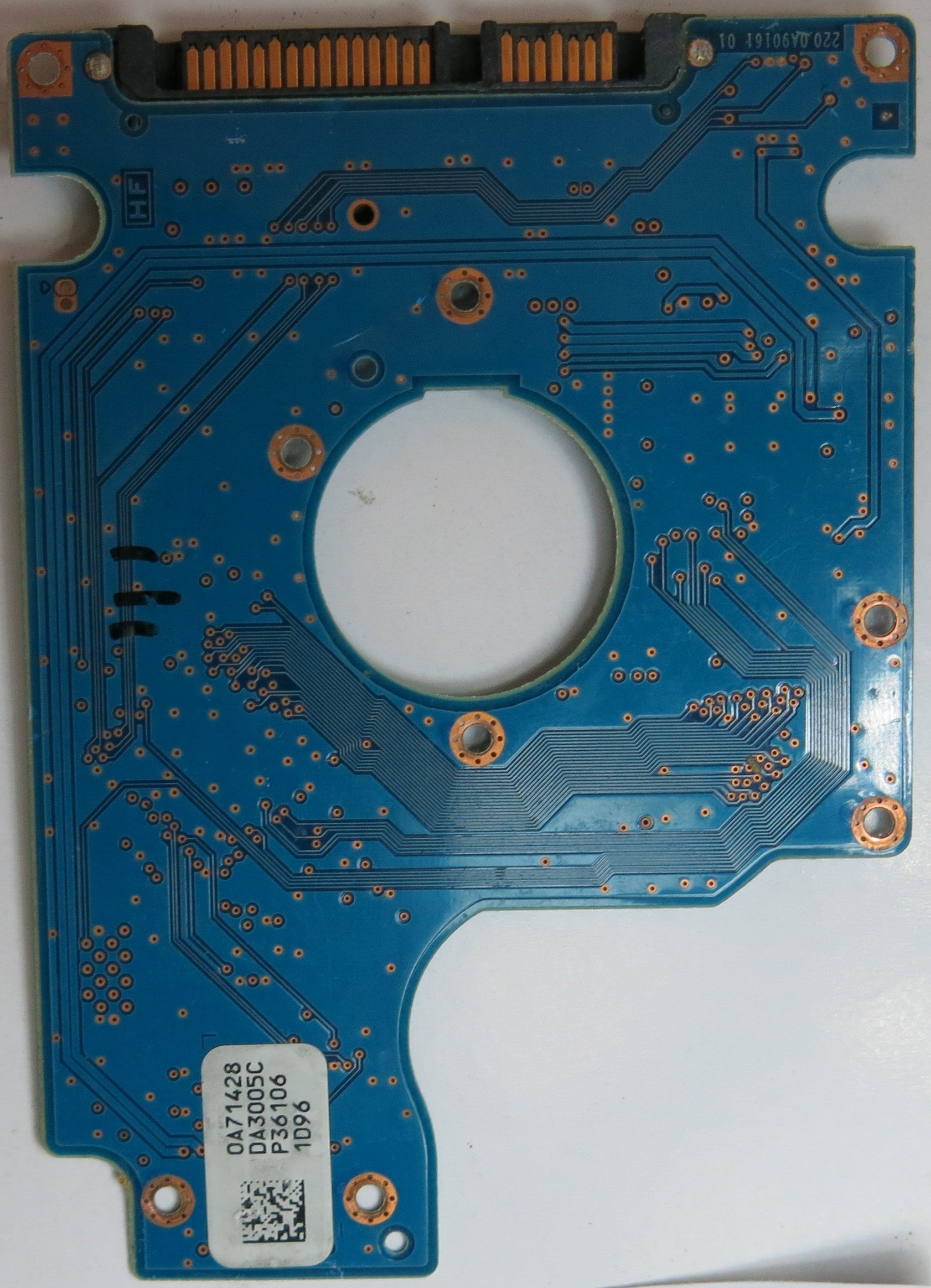 HITACHI HTS725050A9A364, PN 0A73305, MLC DA3212, 220 0A90161 01 PCB
