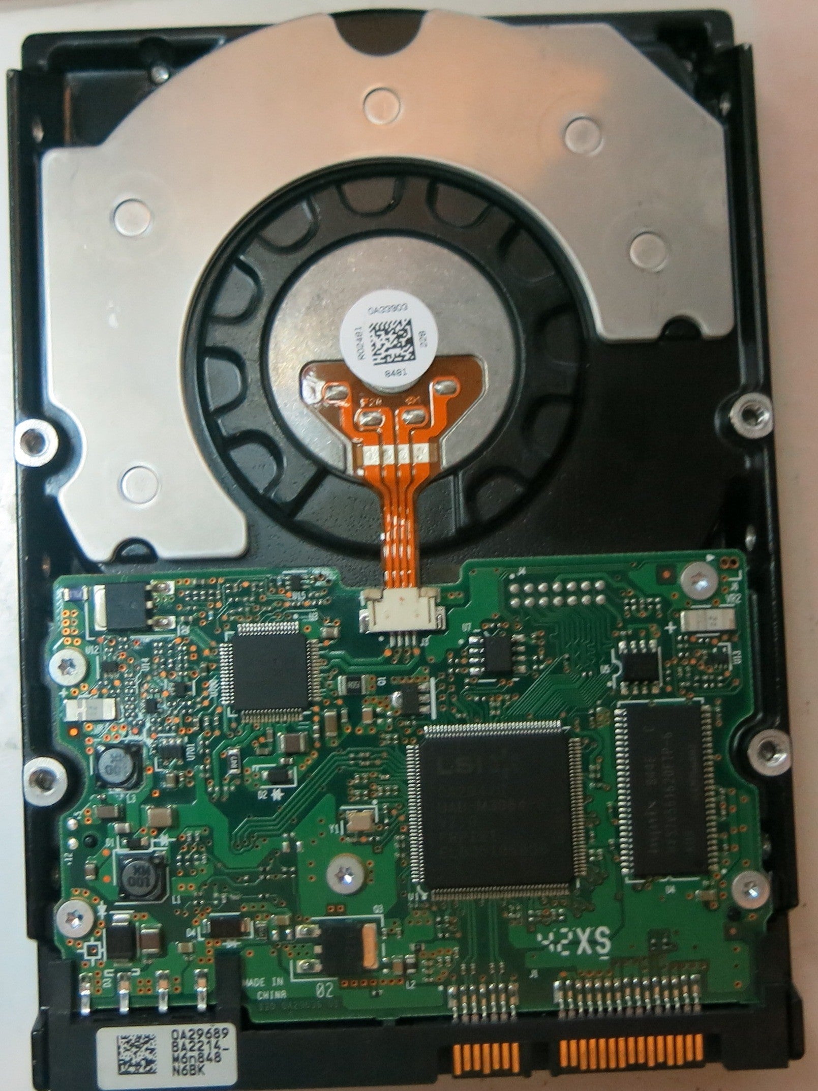 HUA721075KLA330 PCB: 110 0A29636 01 SERIAL NUMBER:  P8H4SEPE PN 0A35001 FW BA2588 750 GB