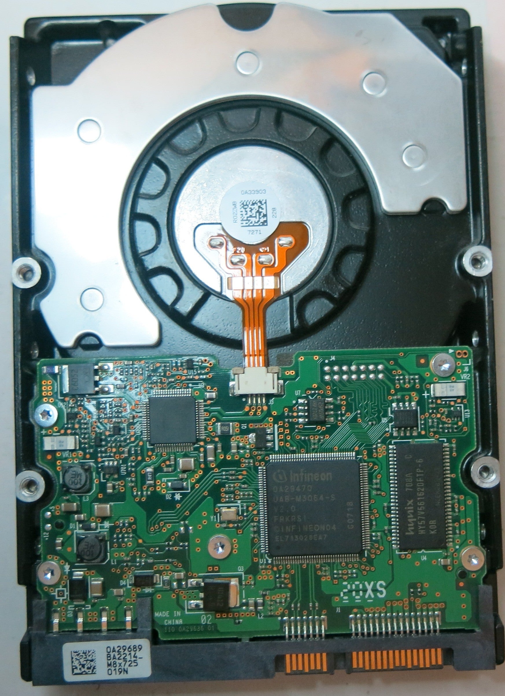 HUA721075KLA330 PCB: 110 0A29636 01 SERIAL NUMBER: P8G1X6TE PN 0A35771 FW BA2469 750 GB