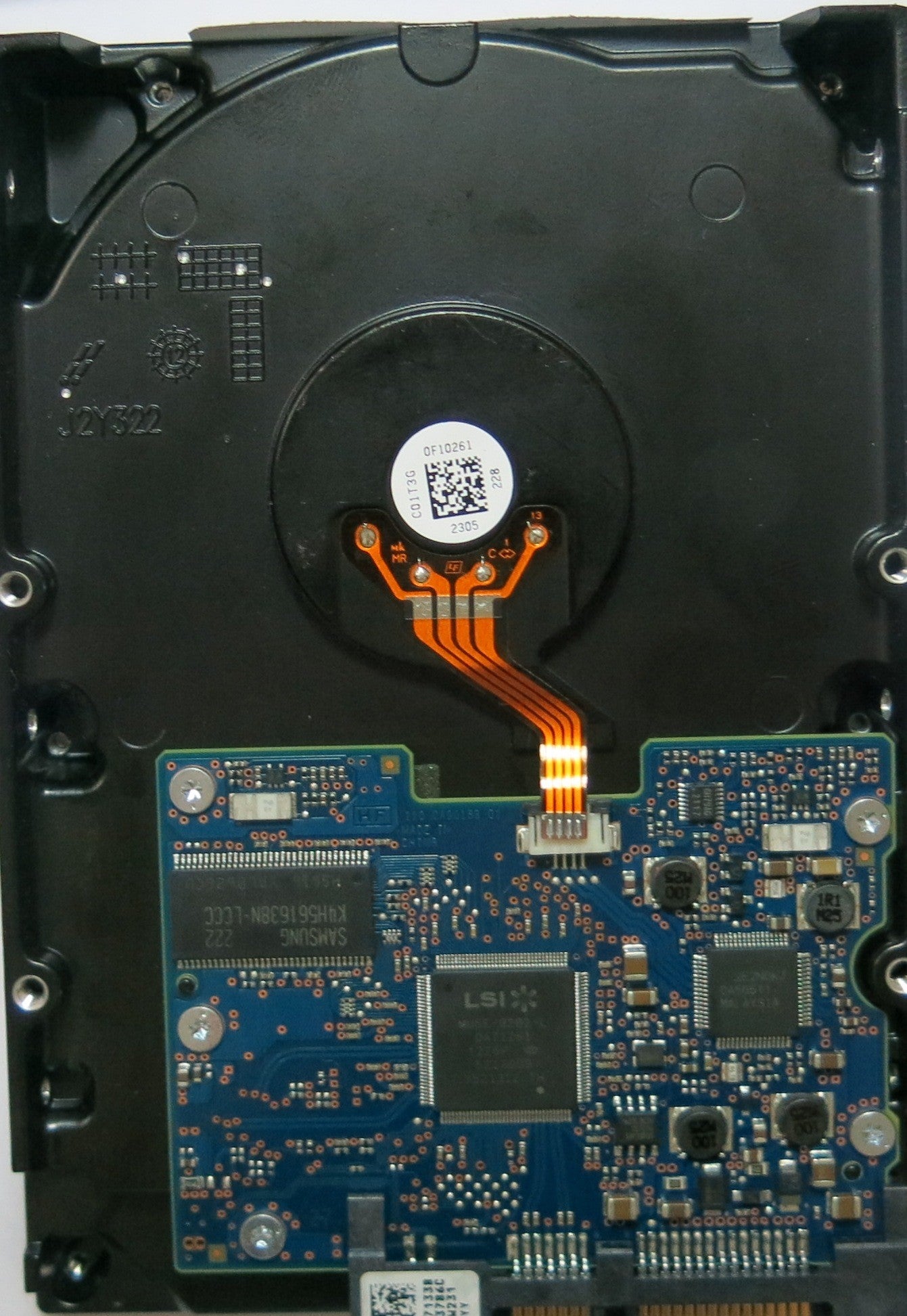 HUA722010CLA330 PCB: 110 0A90188 REV A SERIAL N1154RHL MLC: JPT3HC PN 0F11387  FW JPT3HC  1,TB