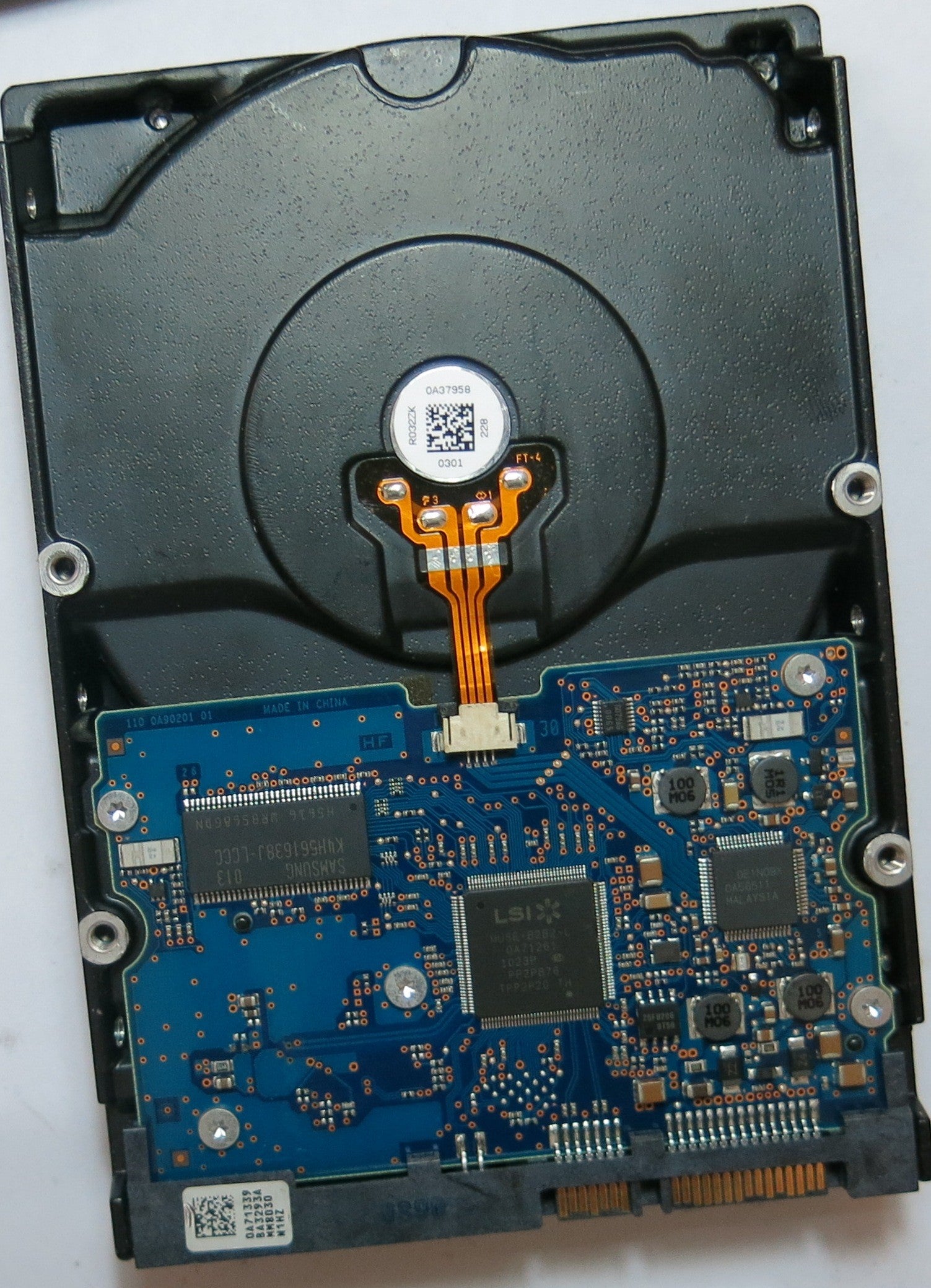 HUA722020ALA331,  P/N:OF10629,  MLC:JPK3FD,  Serial:YBKWUL5F,  2TB 3.5 ,       PCB :110 0A90201 01- REV A