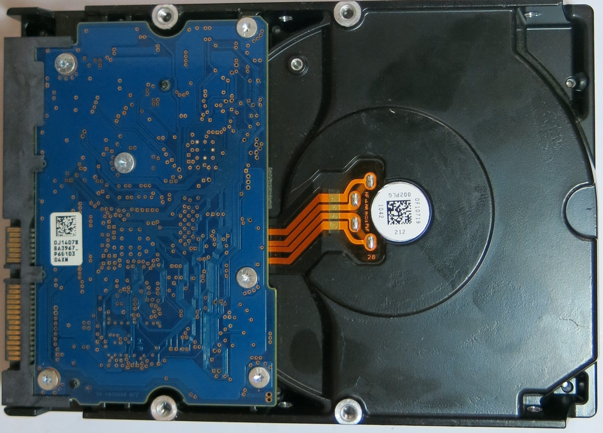 HUA723030ALA640 PCB: 220 0A90284 01 SERIAL YHGG9BBA  PN 0F12456  FW MRK580  3,TB