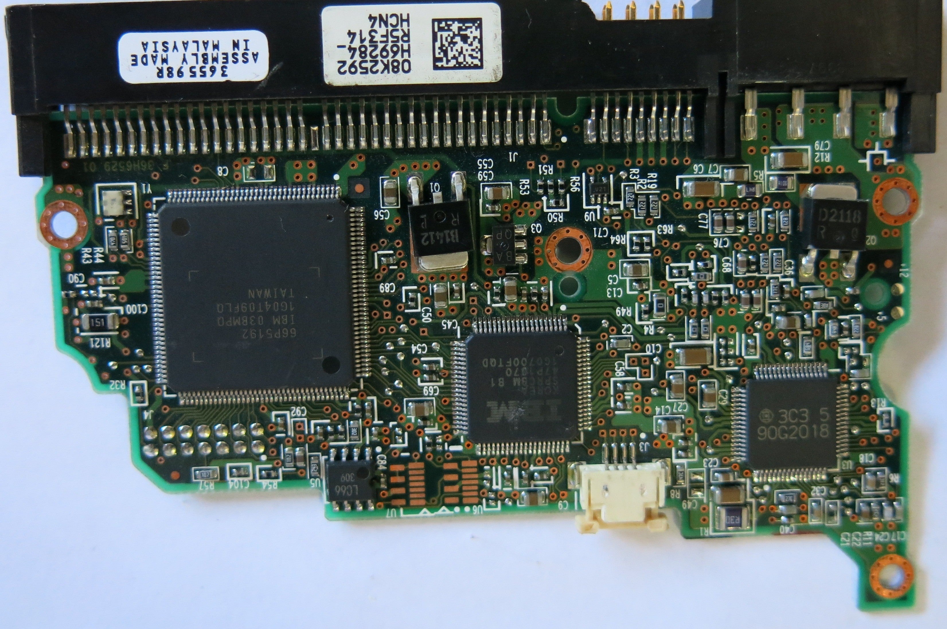 HITACHI IC35L060AVV207-0 P/N 133G0222 PCB F 36H65 29 01 SN VNVB02G2GTU26R