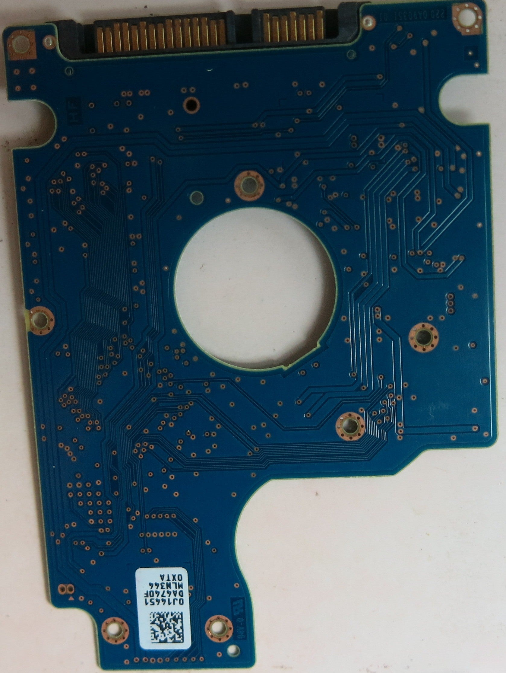 HTS541075A9E680 PN 0J33072, MLC DA5286, 220 0A90351 01 PCB