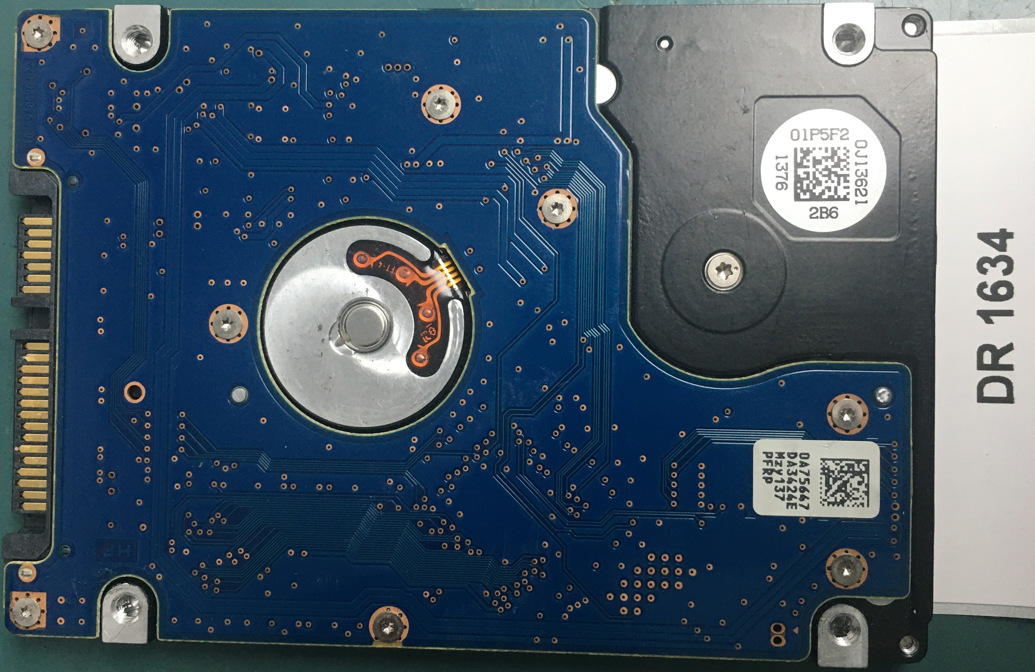 HTS543216A7A384, Serial Number: 110921E2015341D3BDPJ, P/N: 0J18921, MLC: DA4024, 160GB 2.5, PCB: 220 0A90269 01