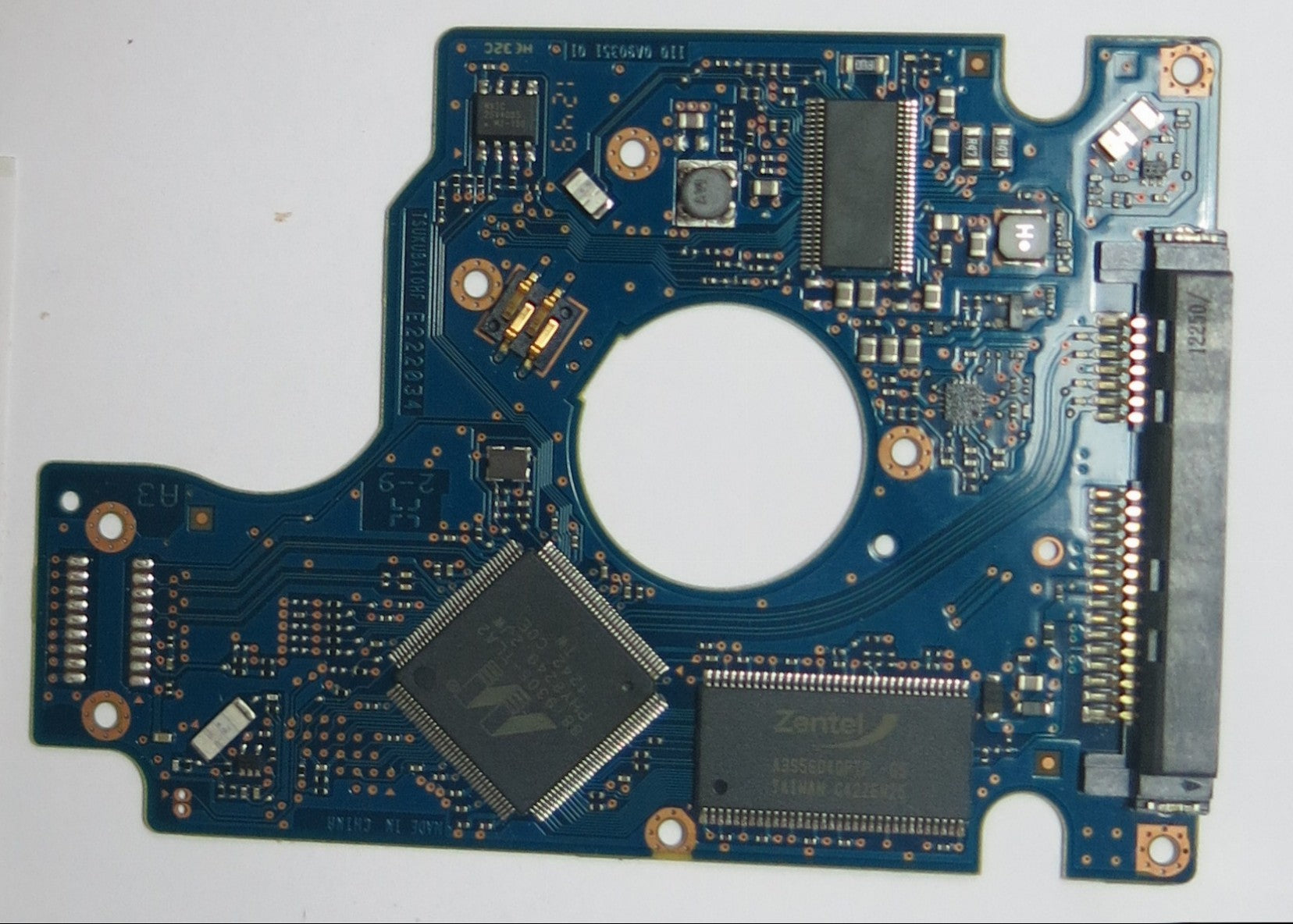 HTS725032A7E630 PN HST3203272S7 220 0A90351 01  PCB