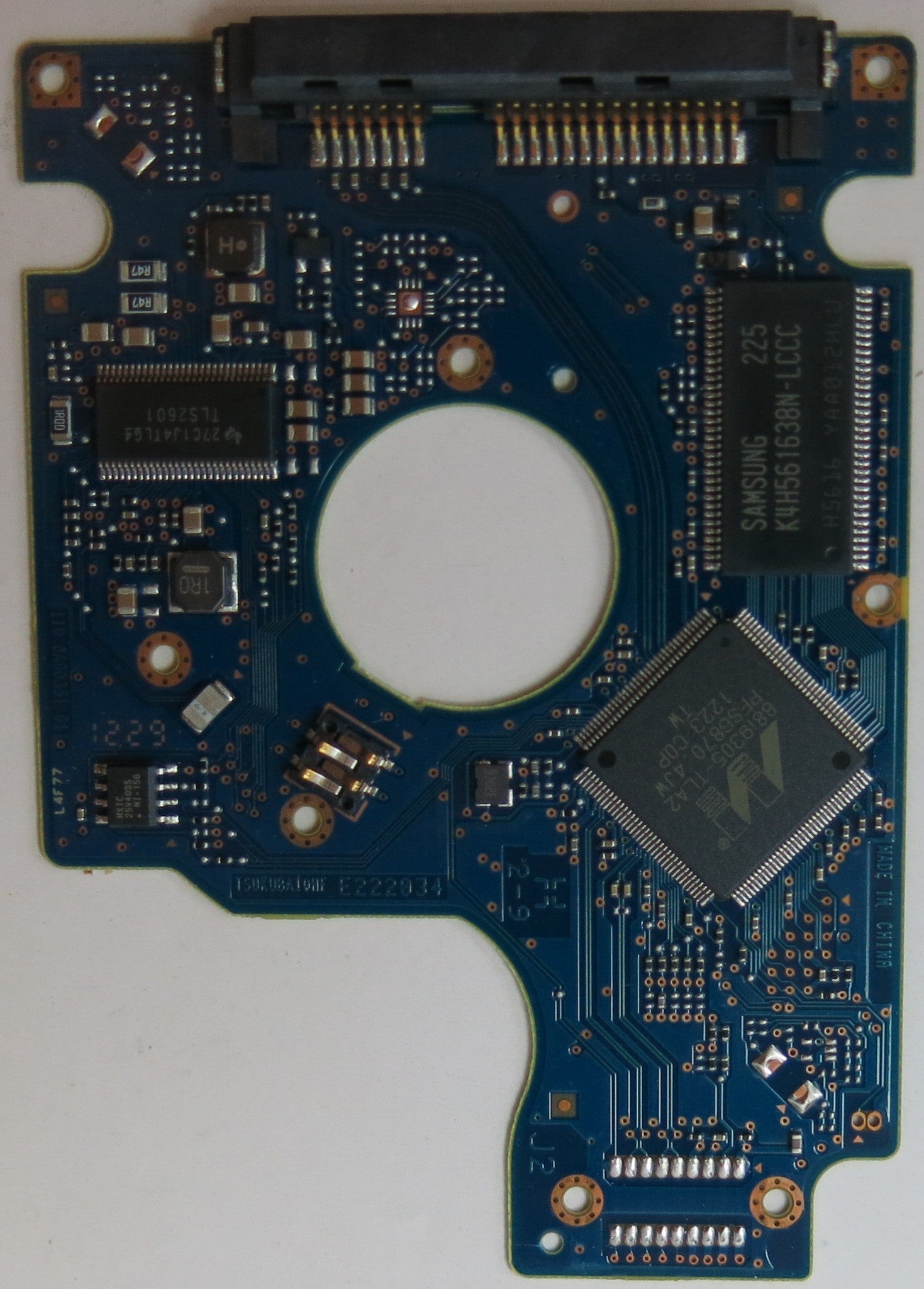 HTS725050A7E630 PN 0J26105 MLC DA5182 220 0A90351 01 PCB