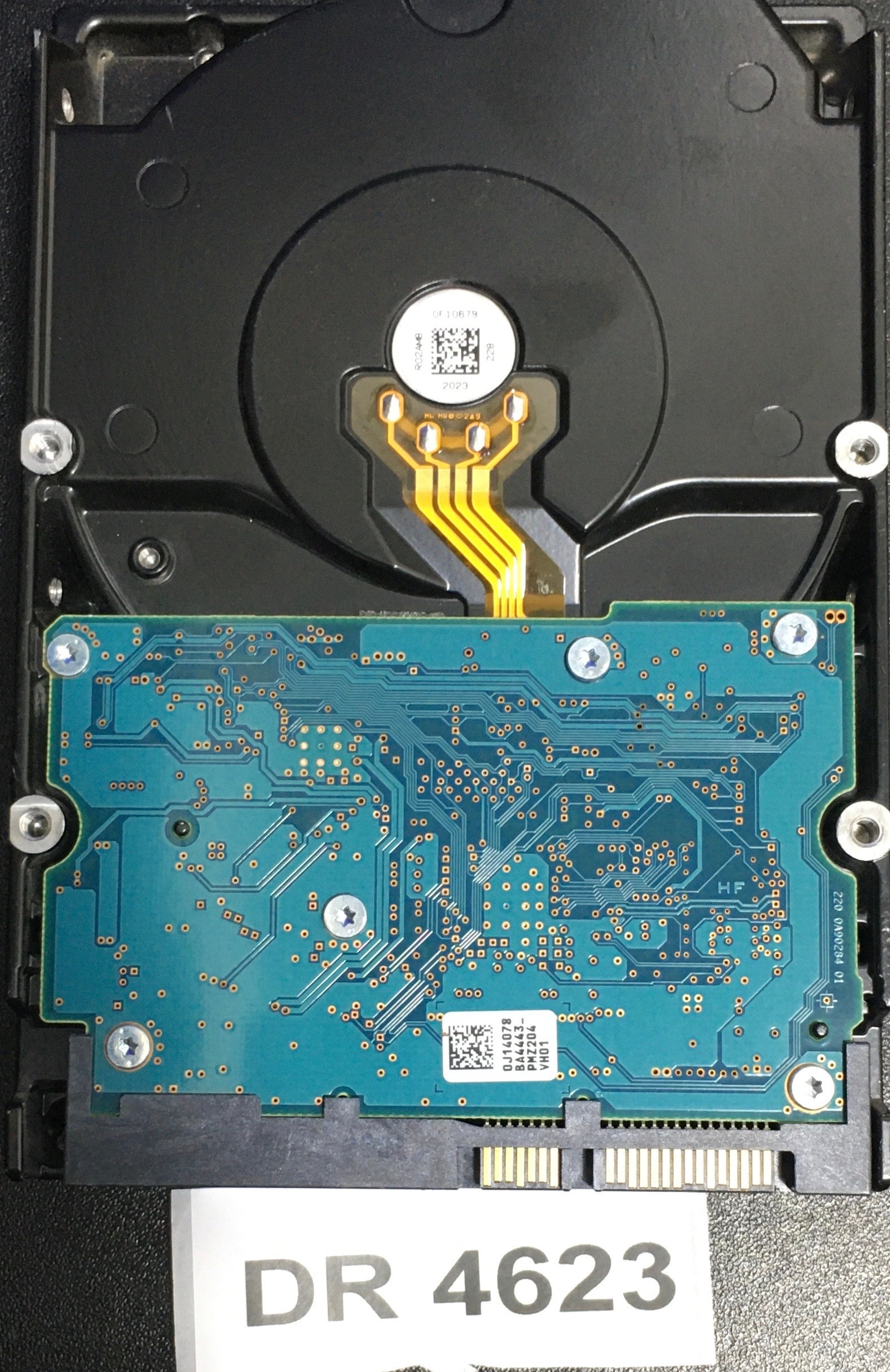 HUA723020ALA640,  P/N: 0F14992,  MLC: MRK690,  Serial: YGGLRUJB,  2000GB 3.5  PCB :220 0A90284 01