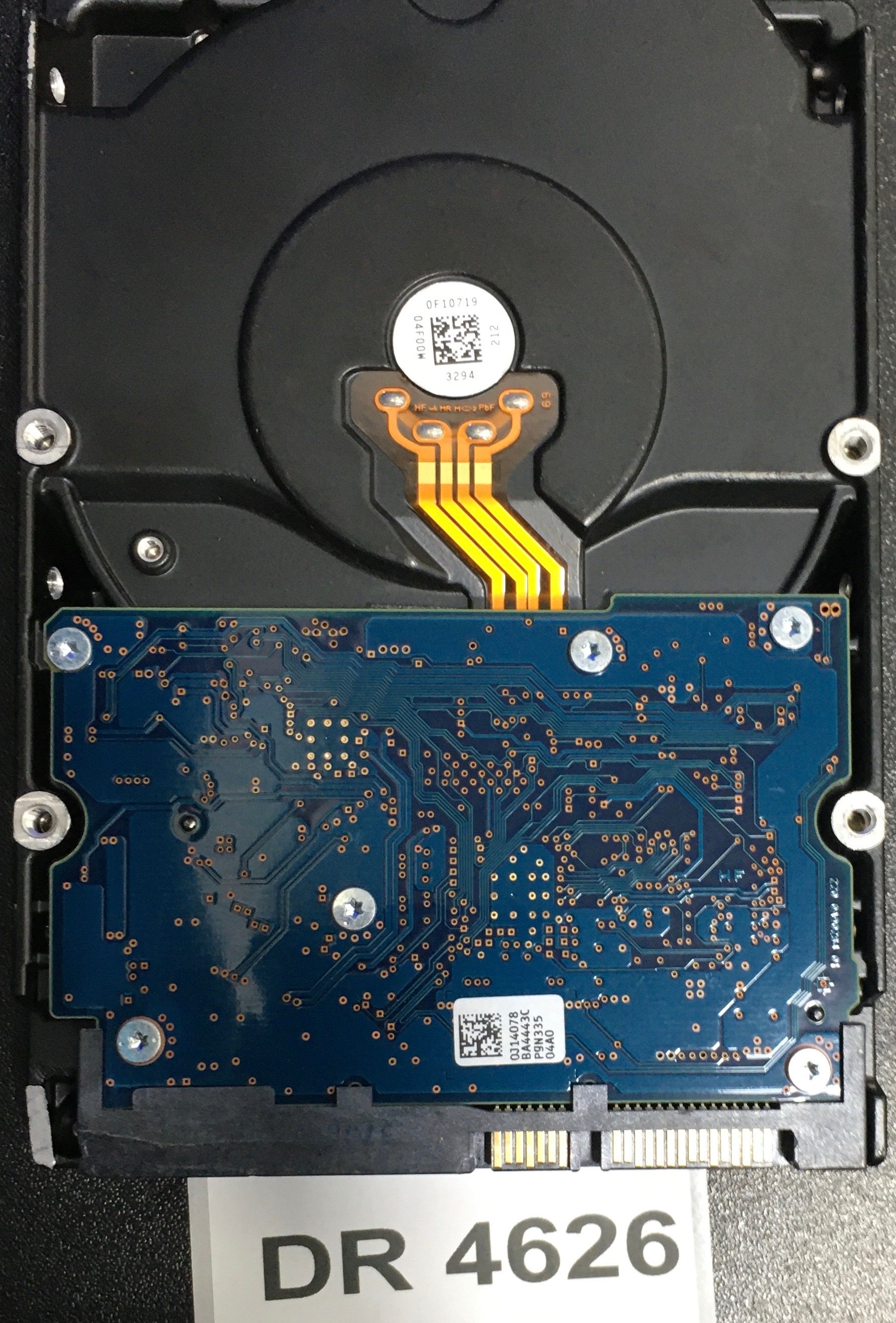 HUA723020ALA640,  P/N: 0F14992,  MLC: MRK870,  Serial: YFKK5U3A,  2000GB 3.5  PCB : 220 0A90284 01,