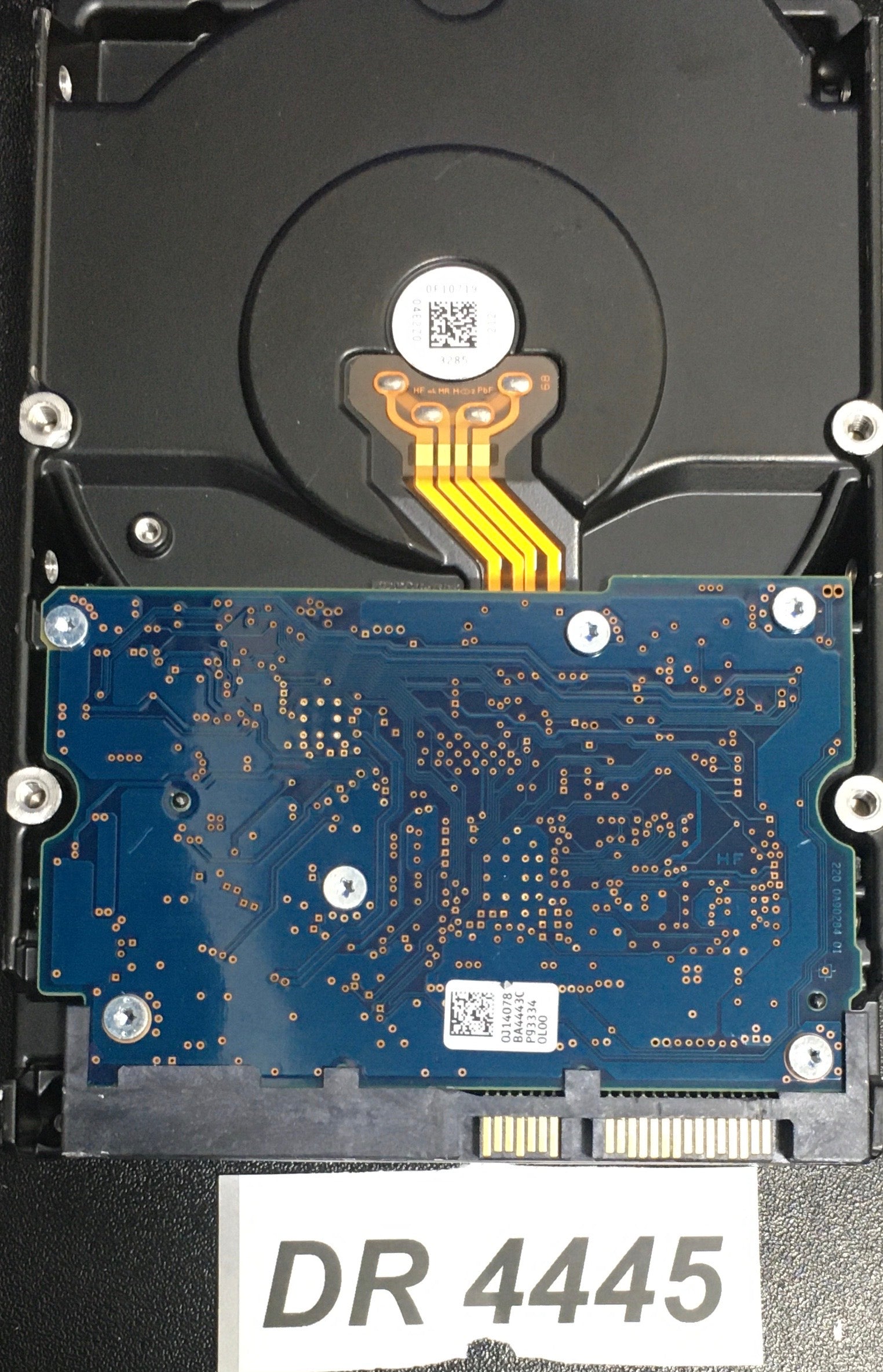 HUA723020ALA640   P/N:  118032816   Serial:YFKK1WVC   2000GB 3.5  PCB: 220 0A90284 01 REV A