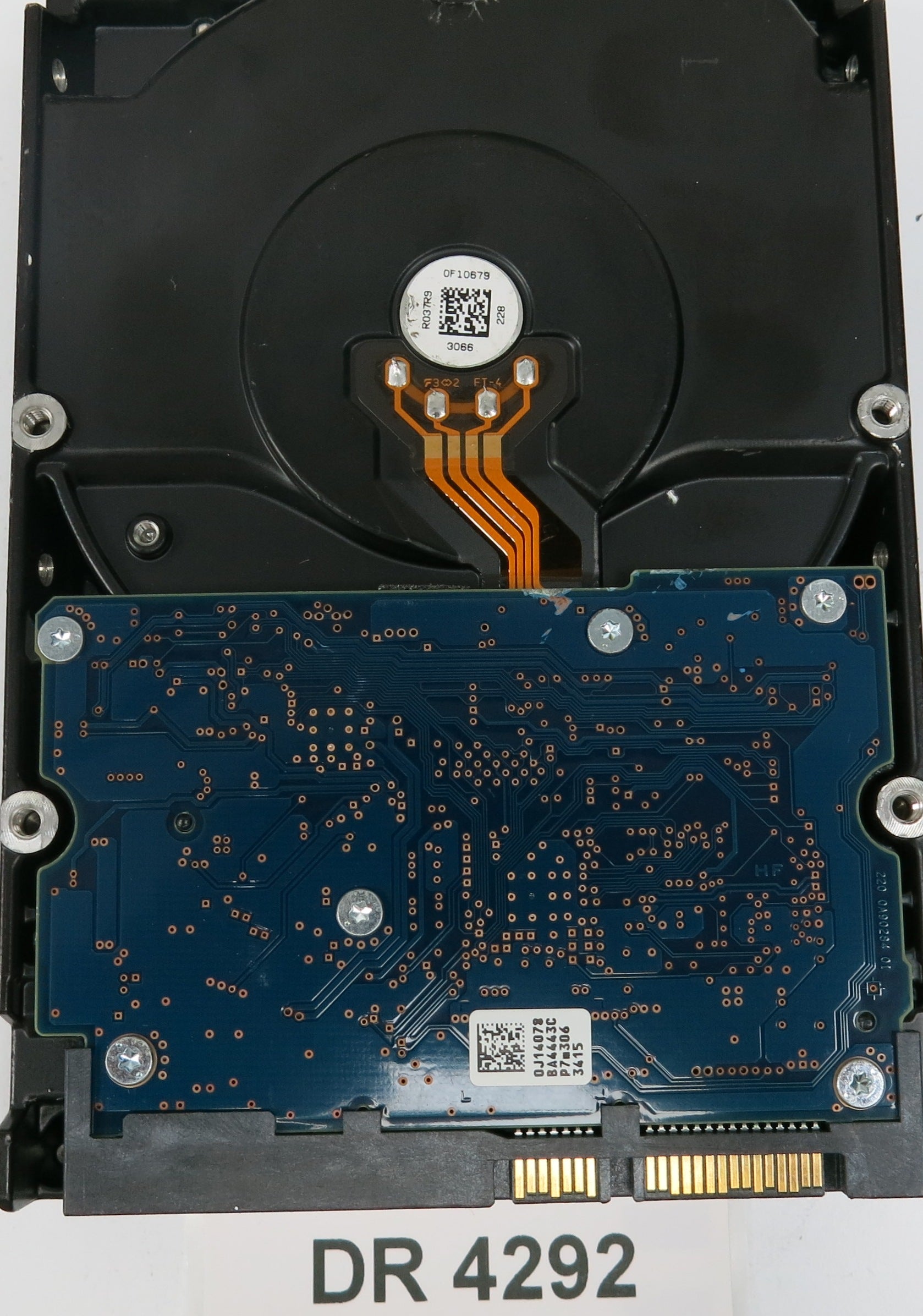 HUA723020ALA640, Serial Number: YFJURGRB, P/N: 0F14992, MLC: MRK870, 2TB 3.5, PCB: 220 0A90284 01