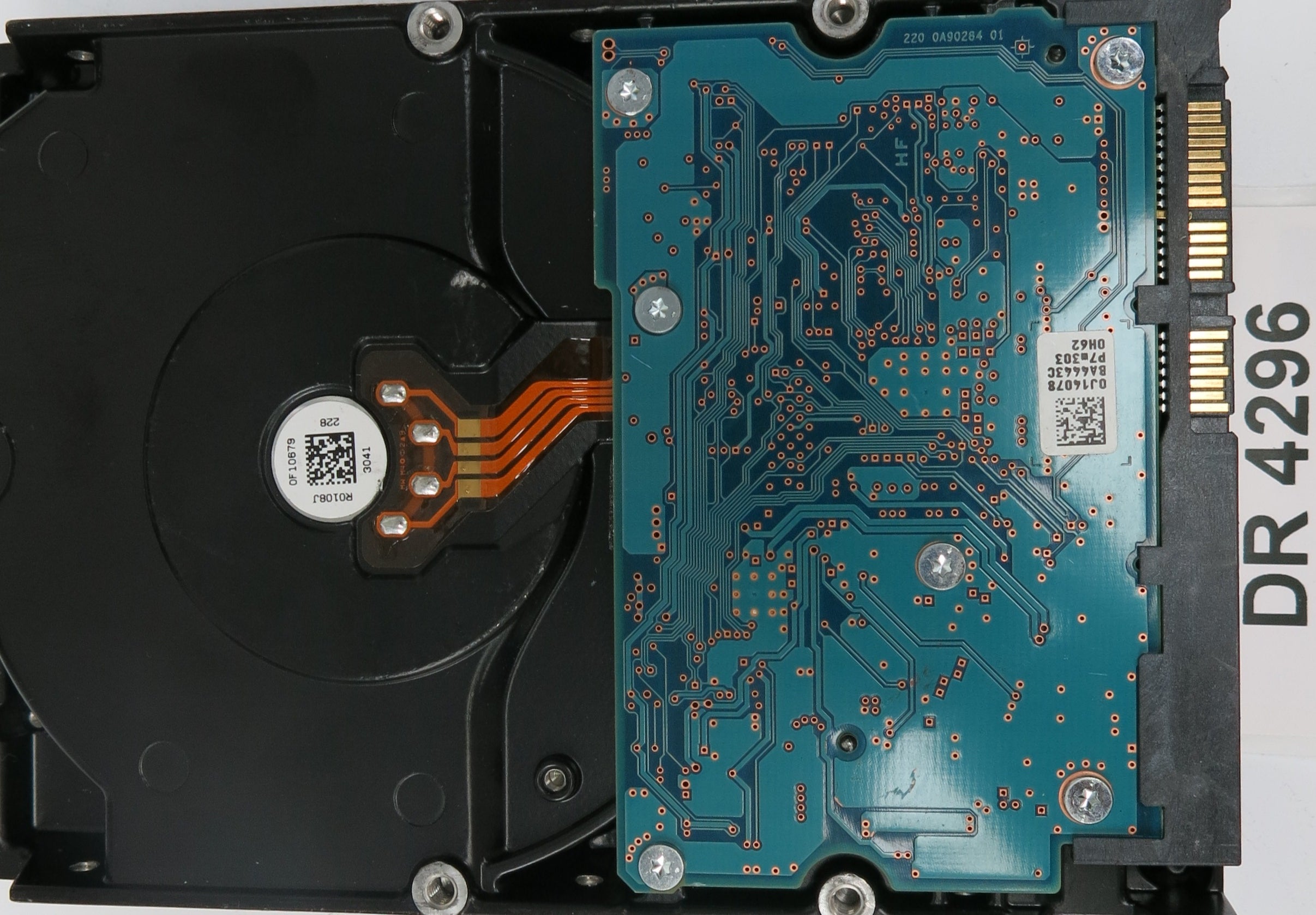 HUA723020ALA640, Serial Number: YGJSTUAC, P/N: 0F14992, MLC: MRK870, 2TB 3.5, PCB: 220 0A90284 01