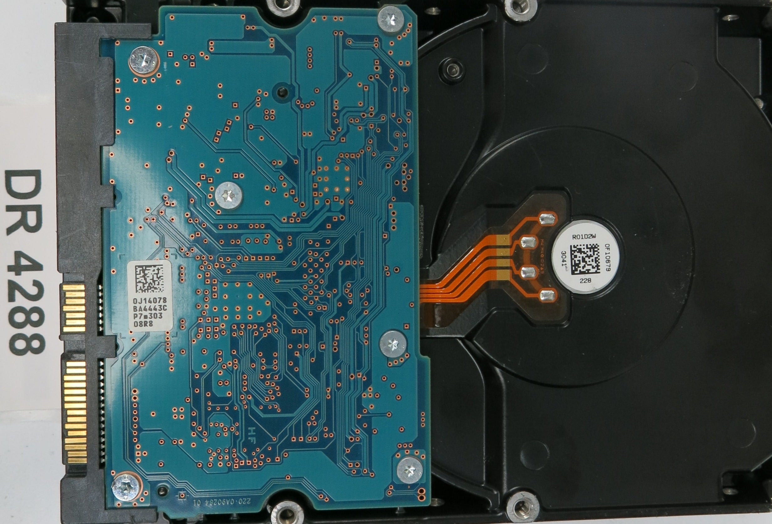 HUA723020ALA640, Serial Number: YGJSVRLC, P/N: 0F14992, MLC: MRK870, 2TB 3.5, PCB: 220 0A90264 01