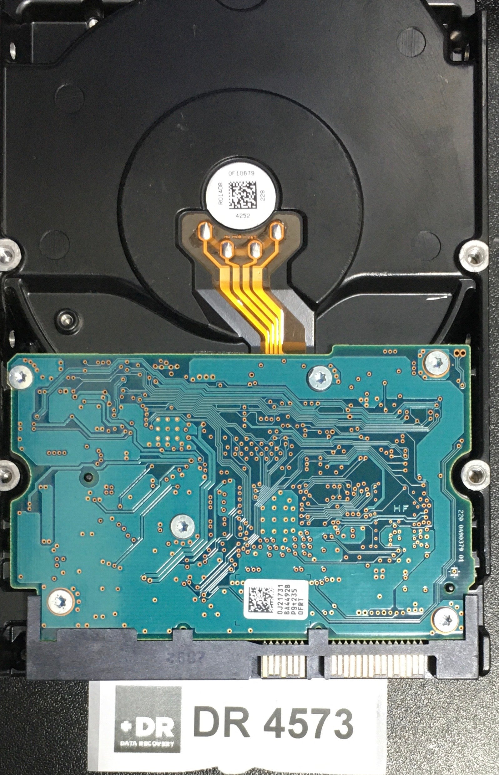 HUS724020ALA640,  P/N: 0F20631,  MLC: MPKAU0,  Serial: PN1161P6JT0M2W,  2000GB 3.5  PCB-220 0A90379 01