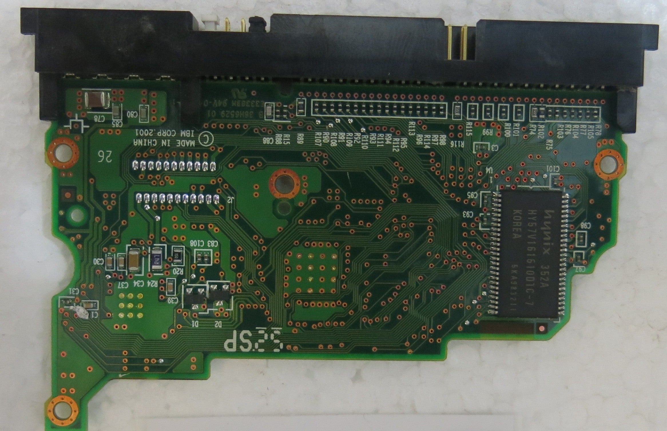 IC35LO90VV207-0 F 36H6529 01 PCB